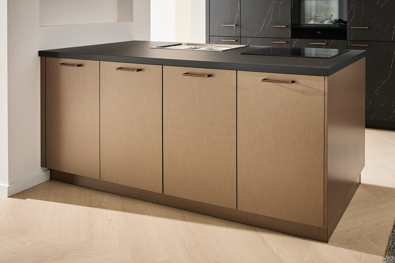 04811 - Schüller eilandkeuken in zwart/brons marmerlook