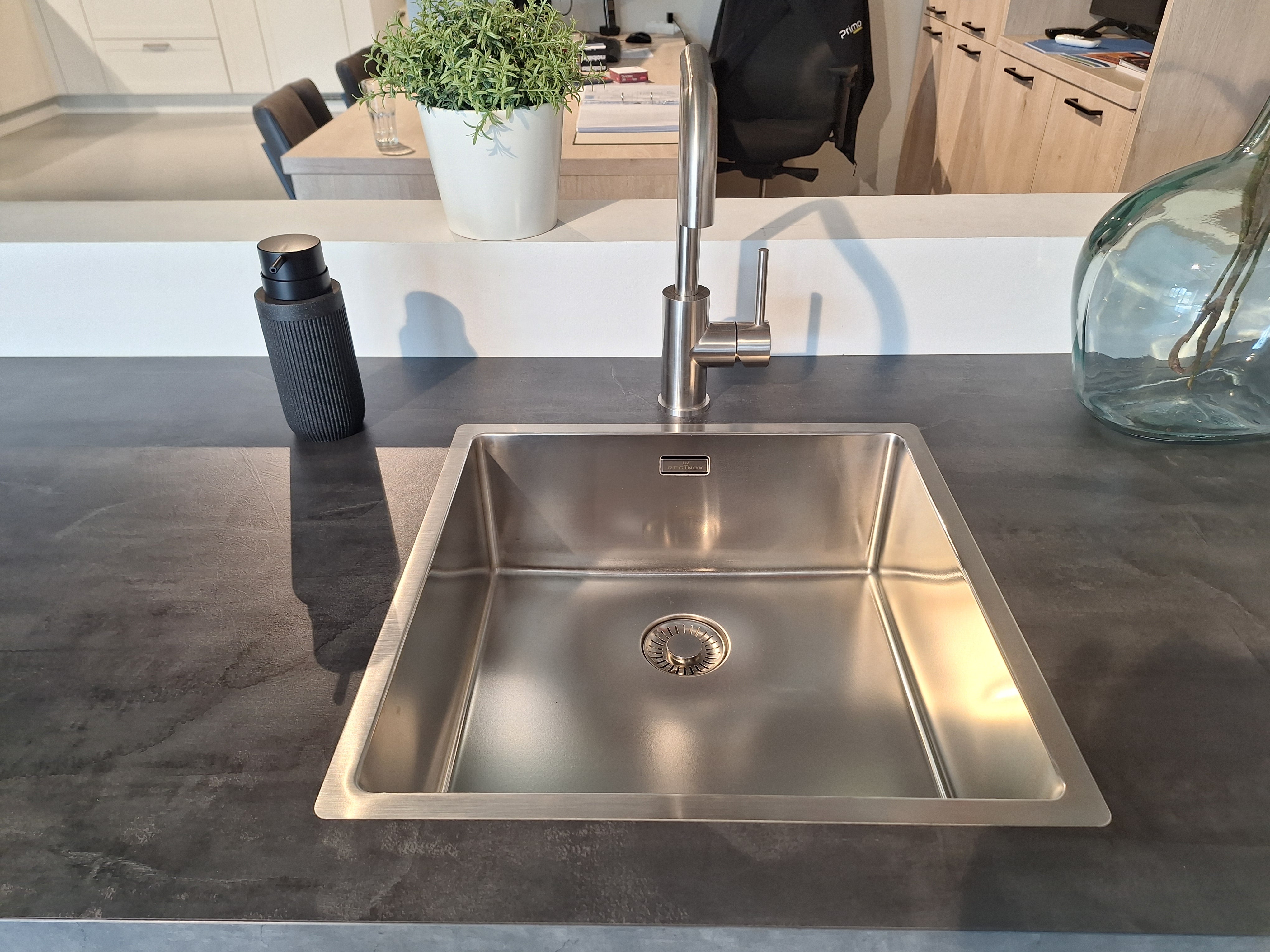 04541 - Moderne hoekkeuken