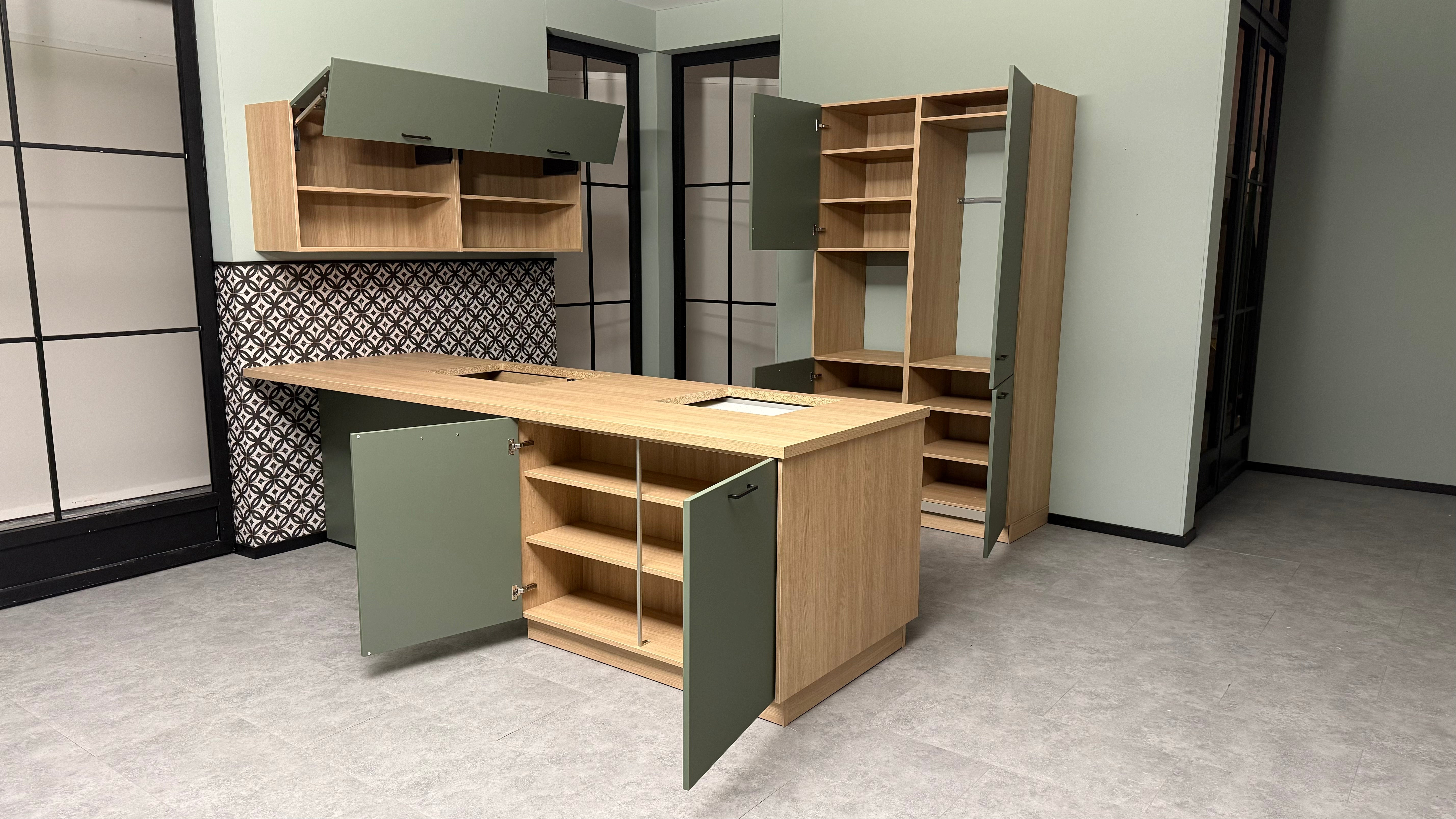 02612 - Eucalyptusgroene Schuller keuken