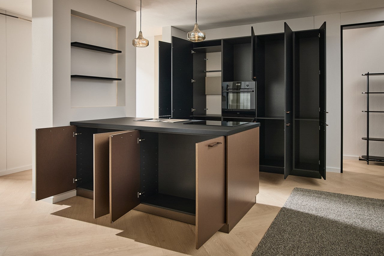 04811 - Schüller eilandkeuken in zwart/brons marmerlook
