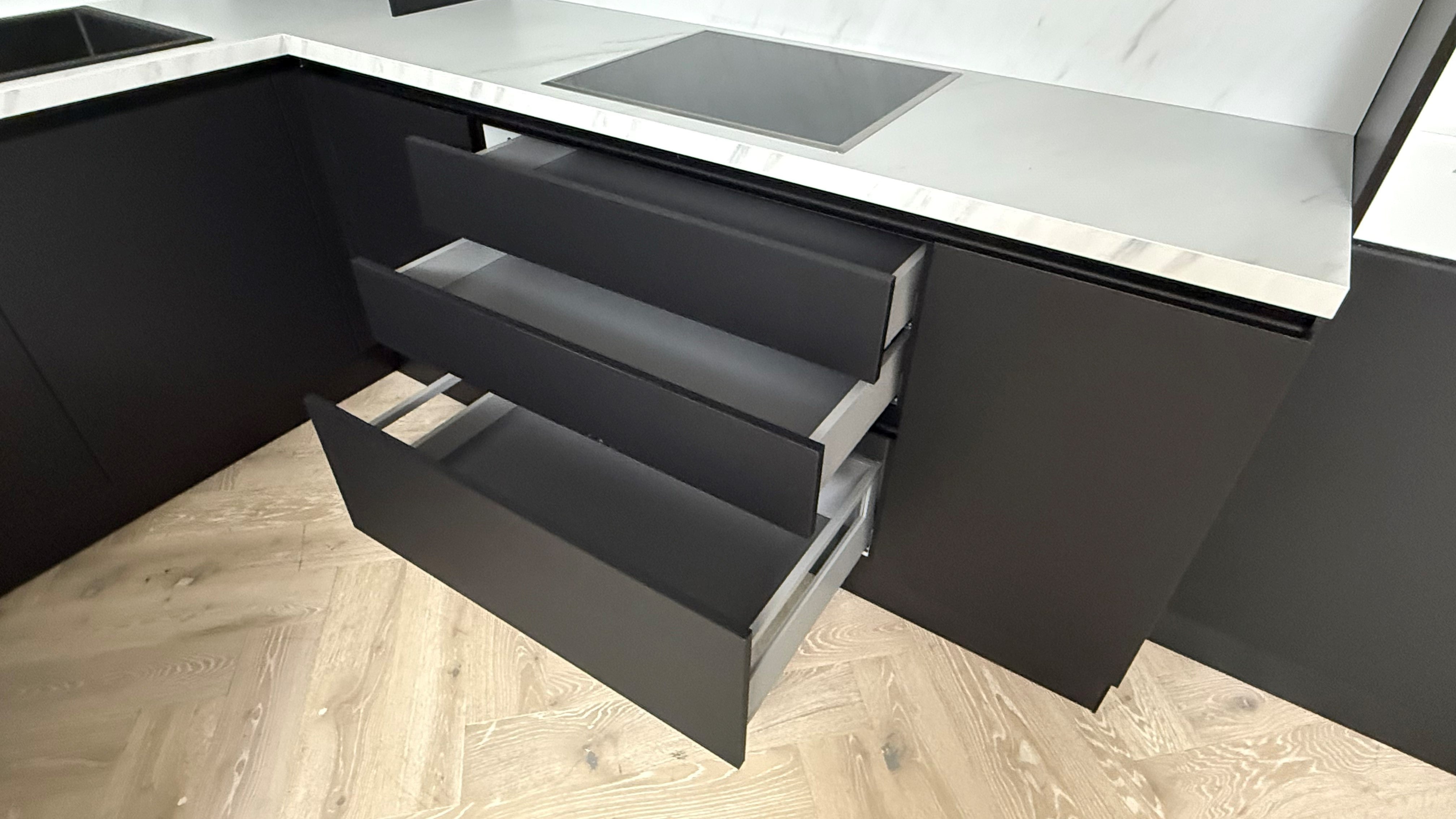 02622 - Schuller Fino Matt Onyx keuken