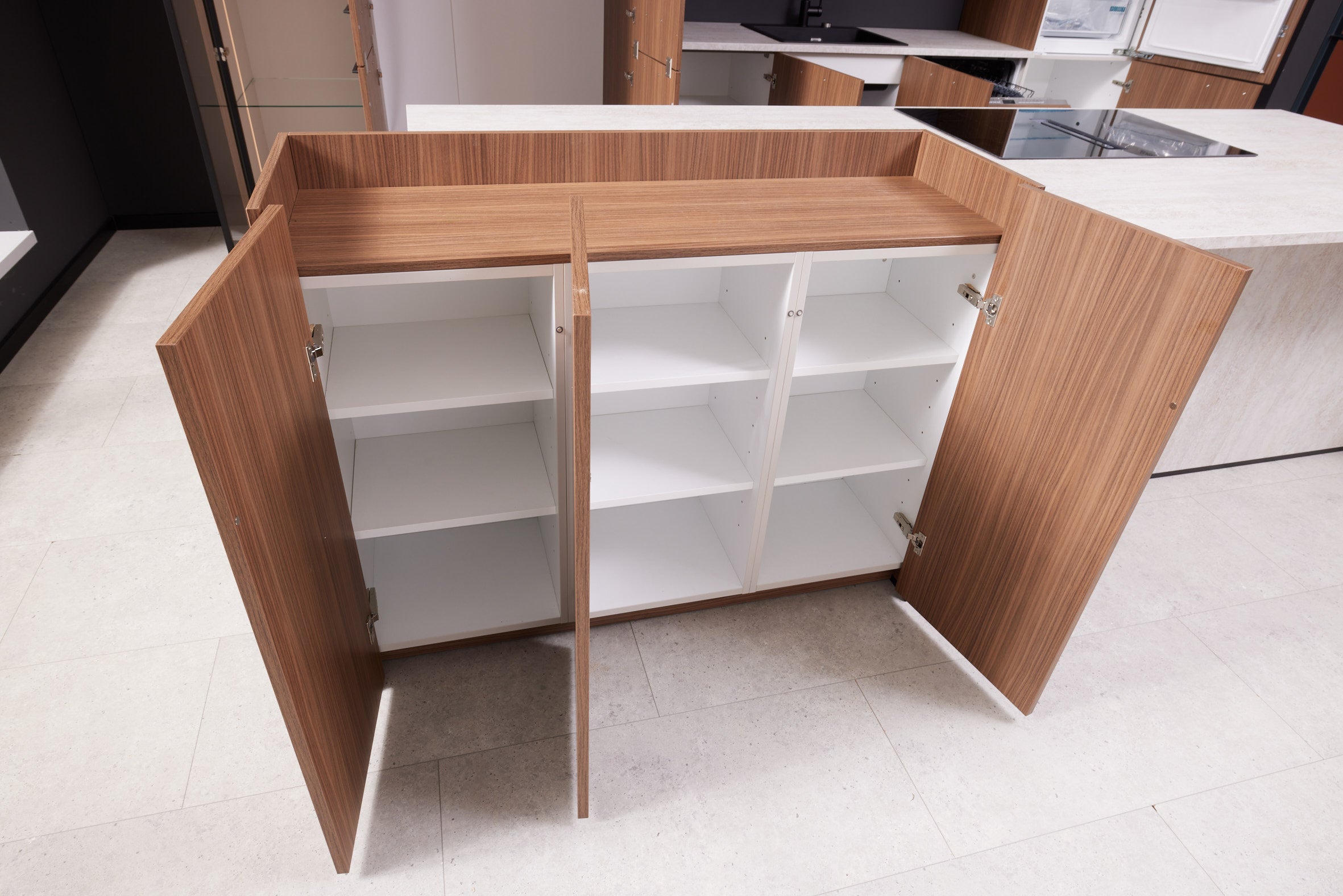 02728 - Bergamo noten schiereiland keuken