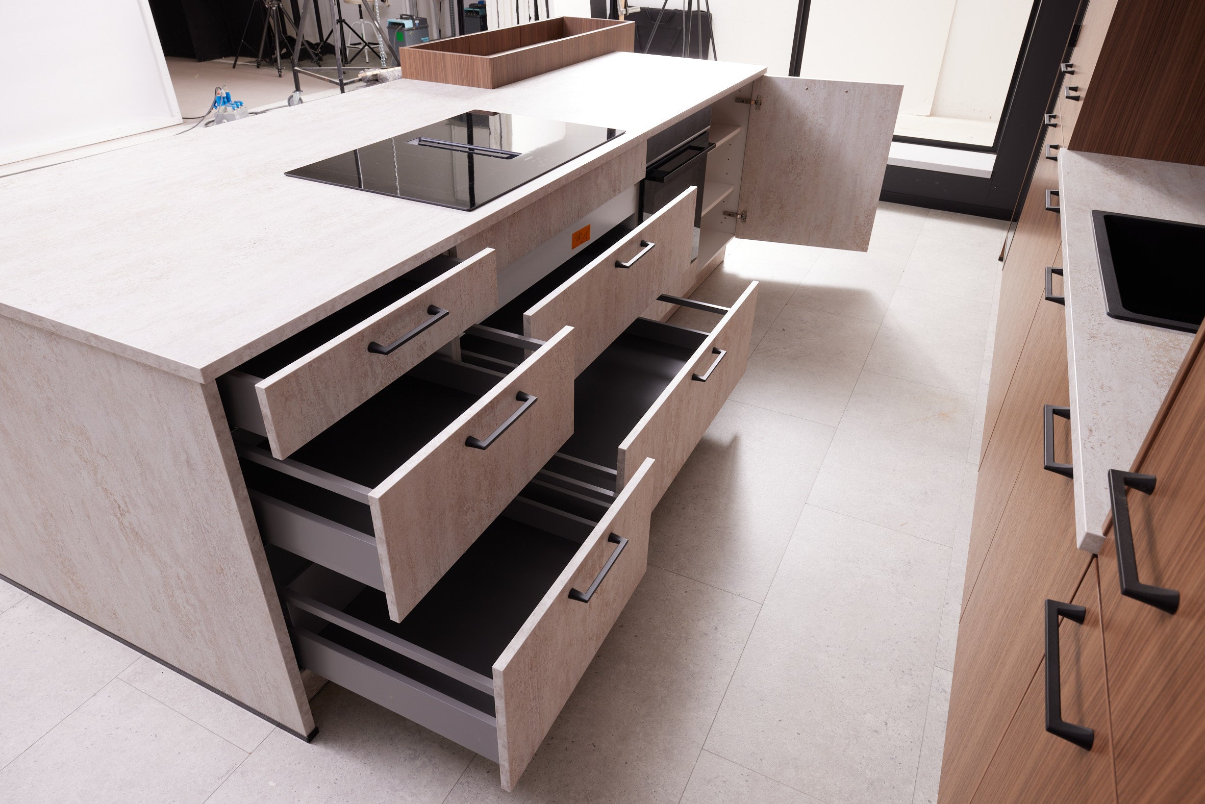 02728 - Bergamo noten schiereiland keuken