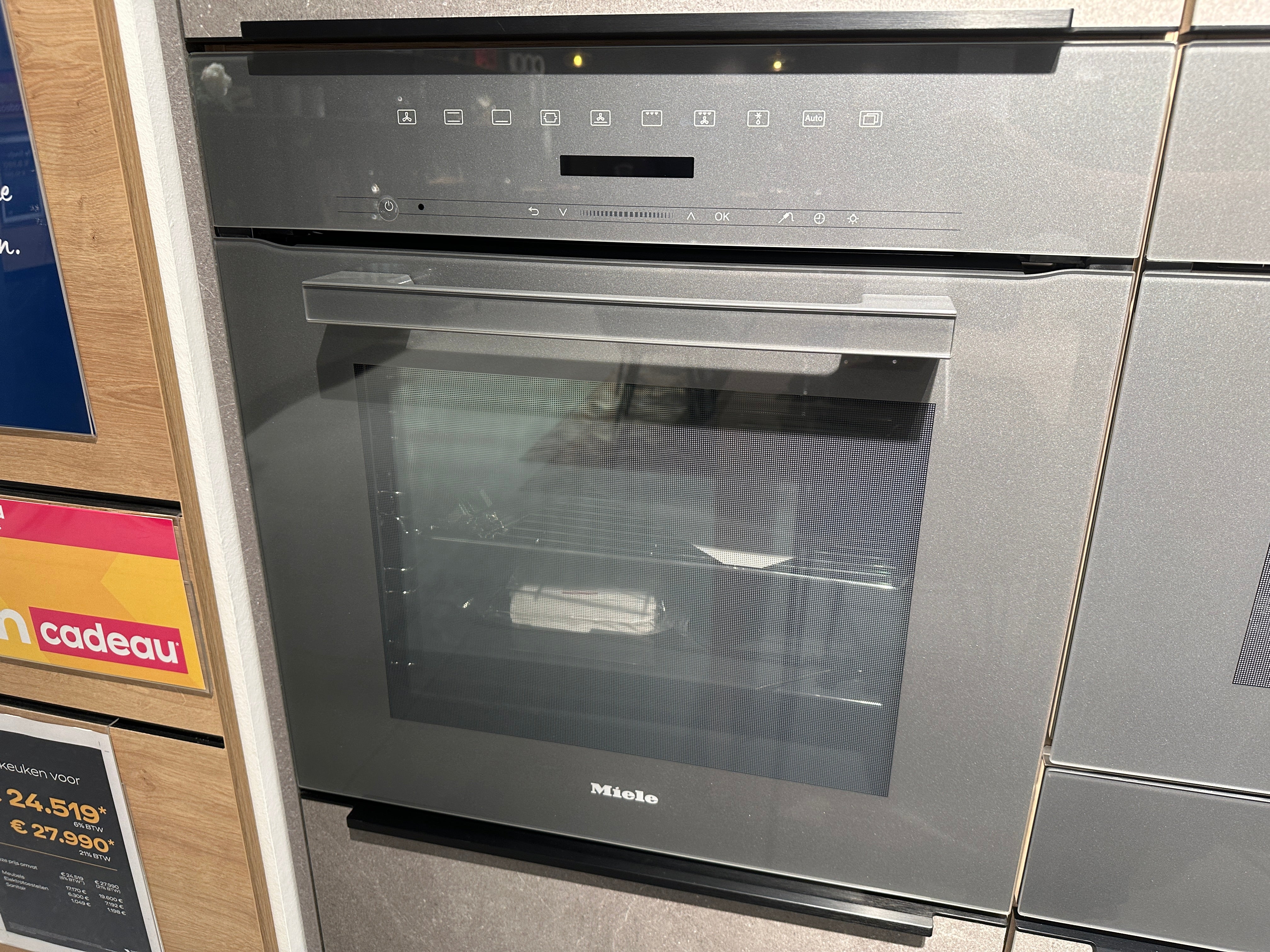 02118 - Beton grijze eilandkeuken