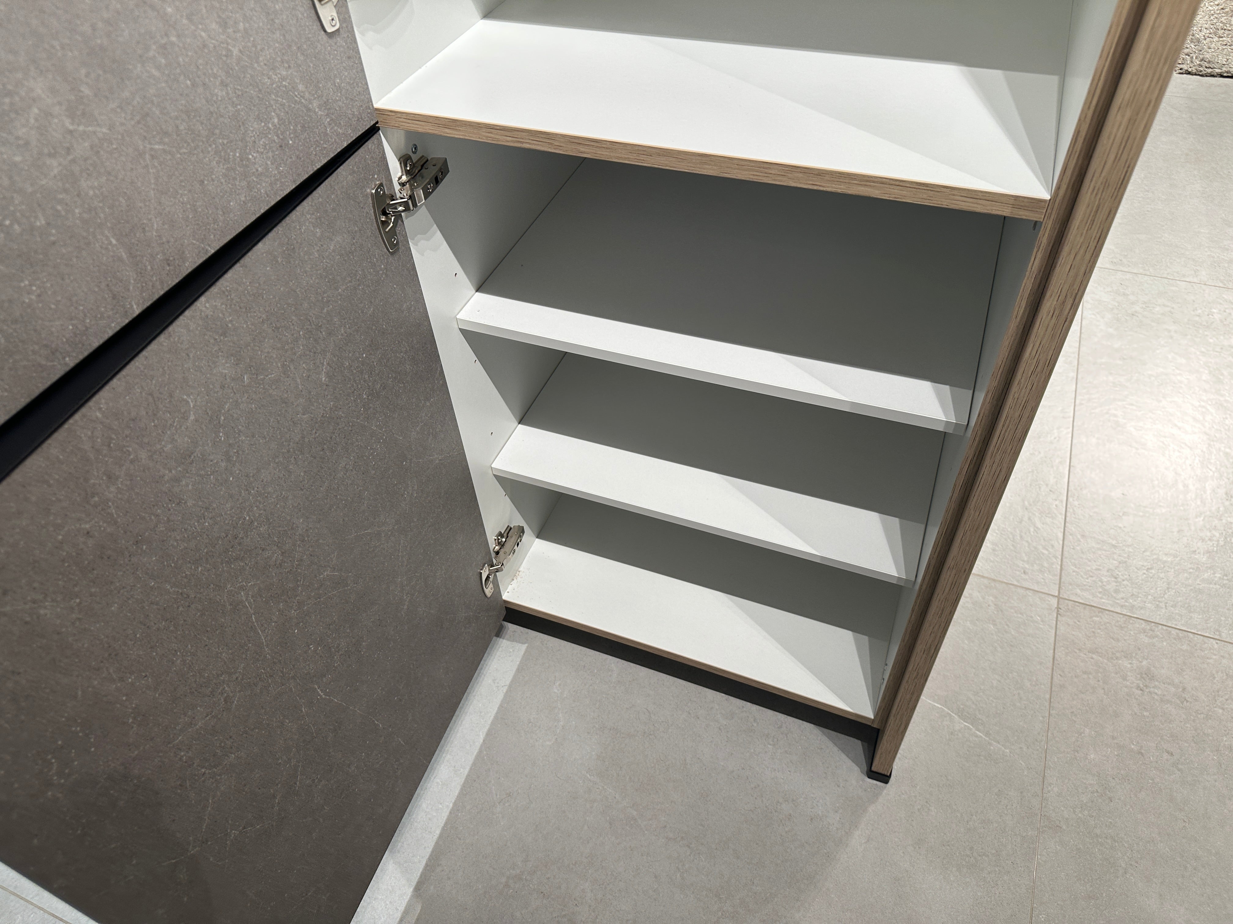 02118 - Beton grijze eilandkeuken