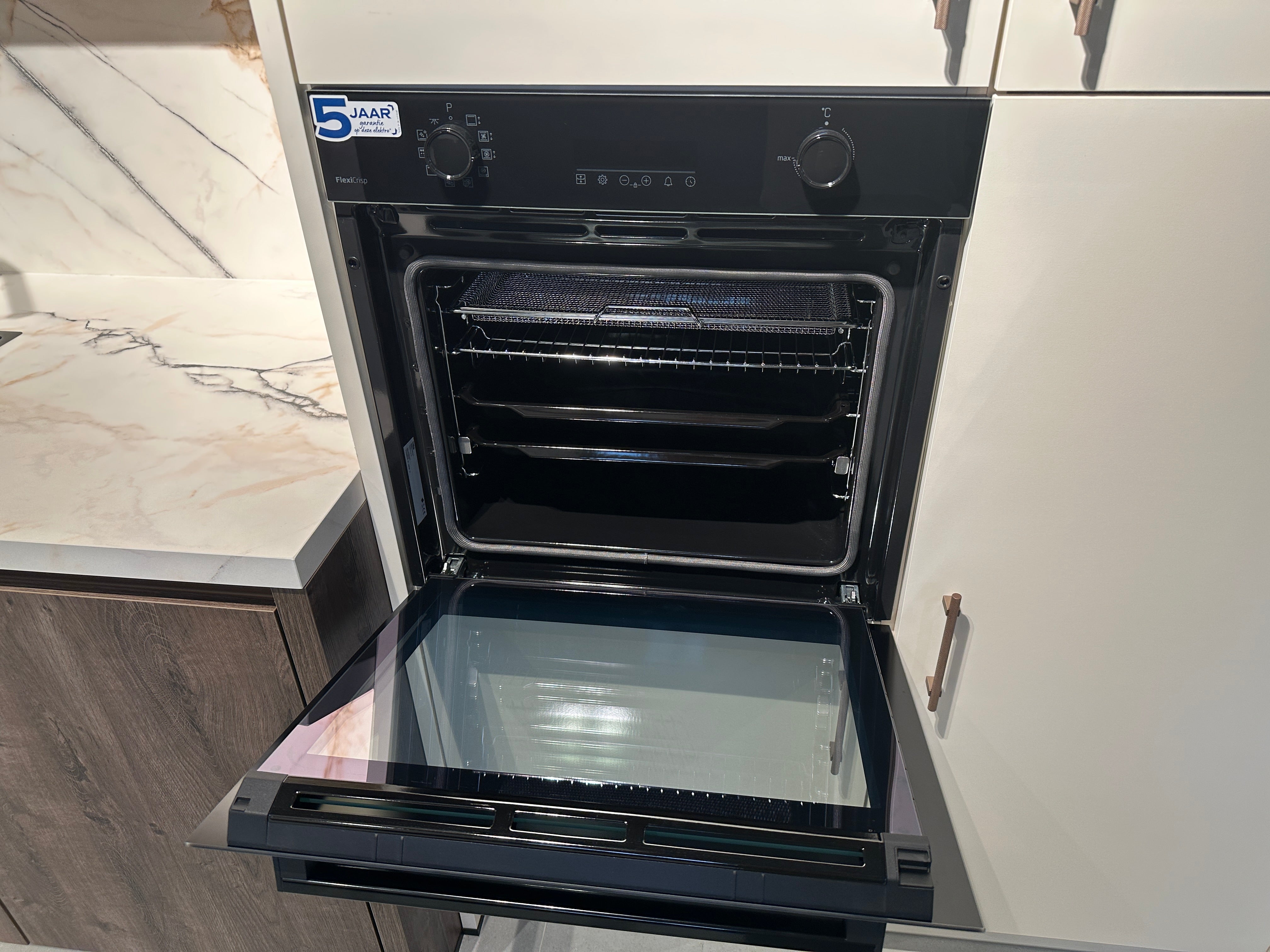 02120 - Moderne Impuls keuken