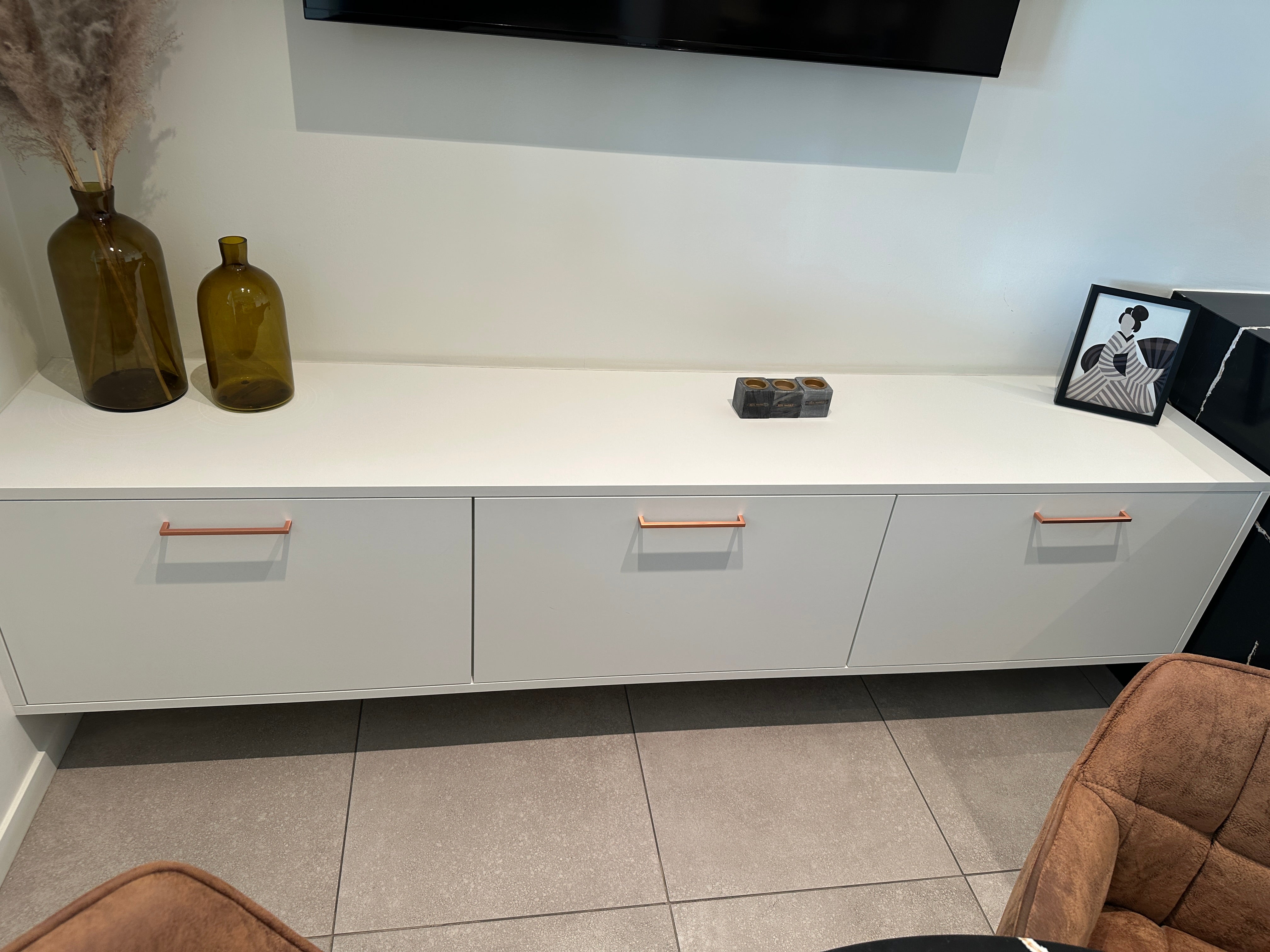 02256 - Moderne eilandkeuken met tv meubel