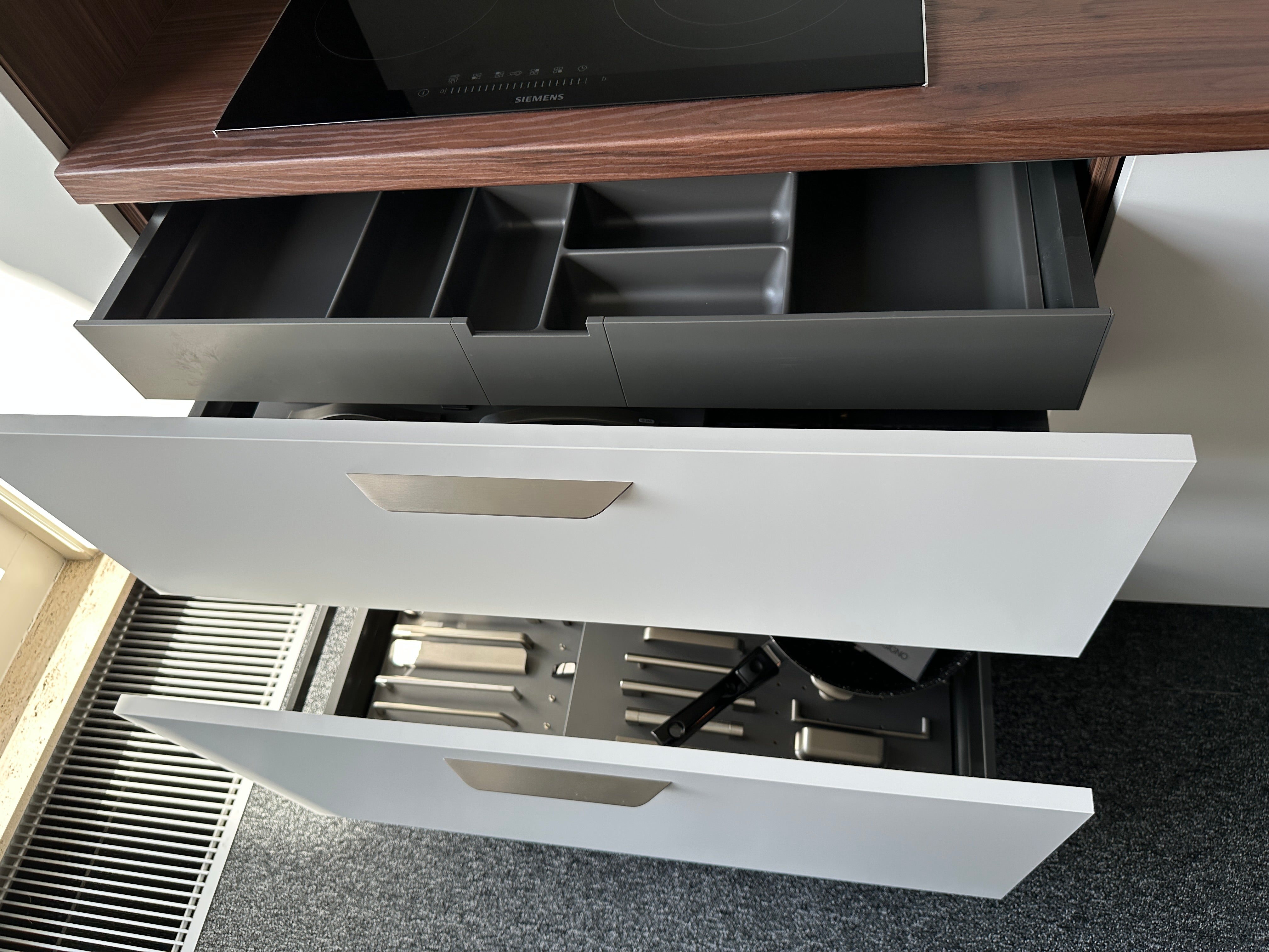 01718 - Rechte witte keuken