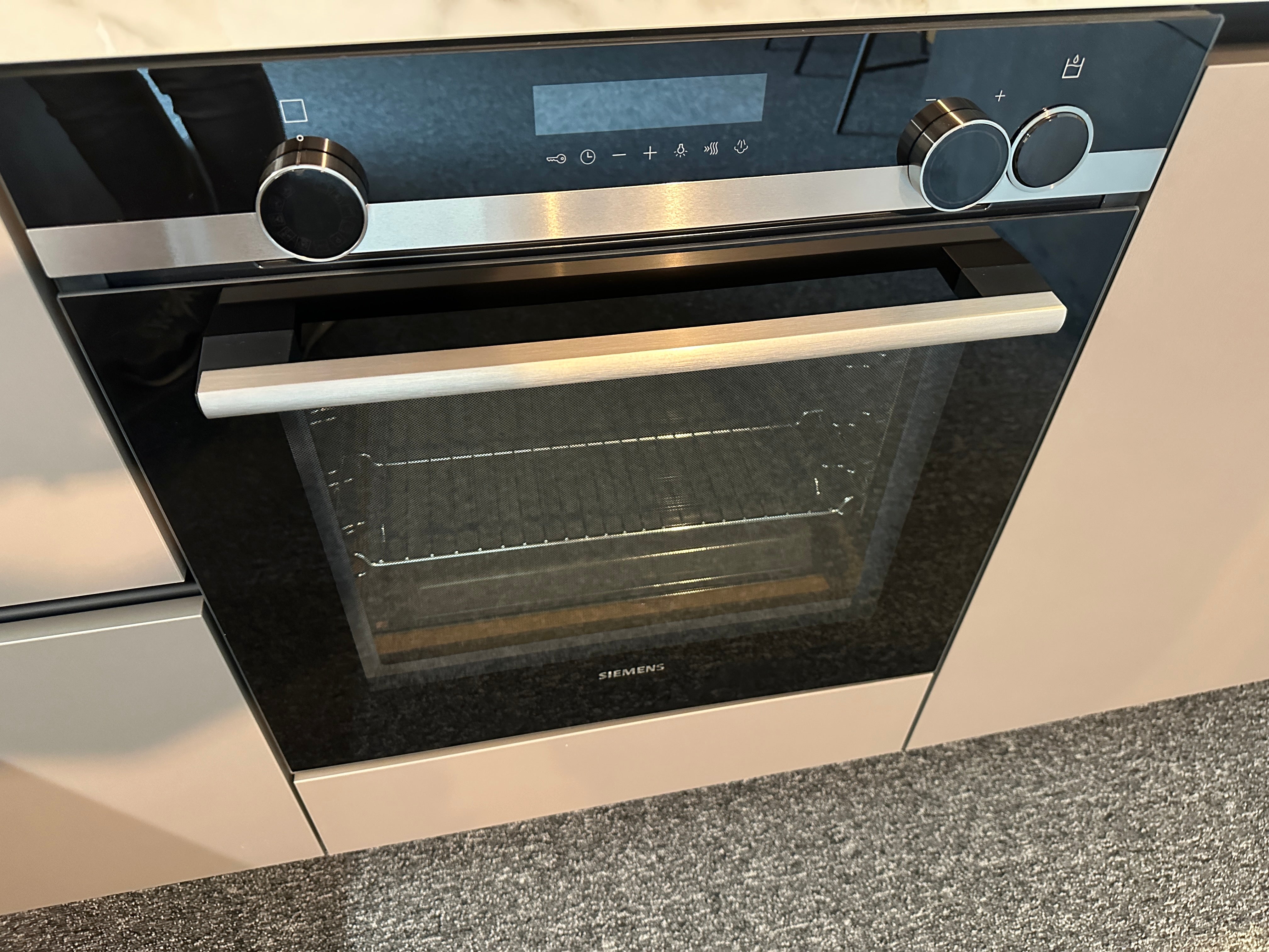01700 - Grijze hoekkeuken