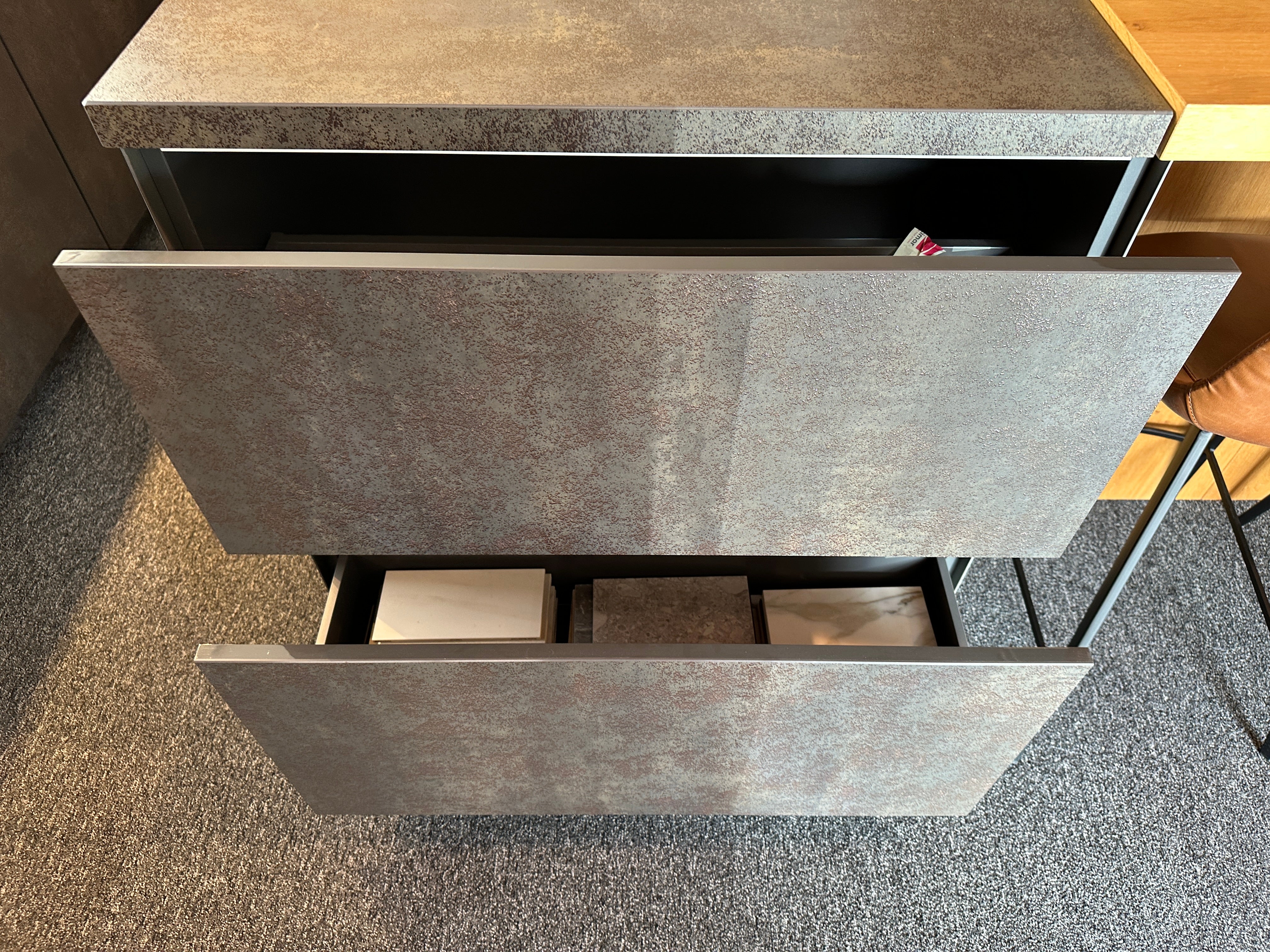 01704 - Beton- en houtlook eilandkeuken