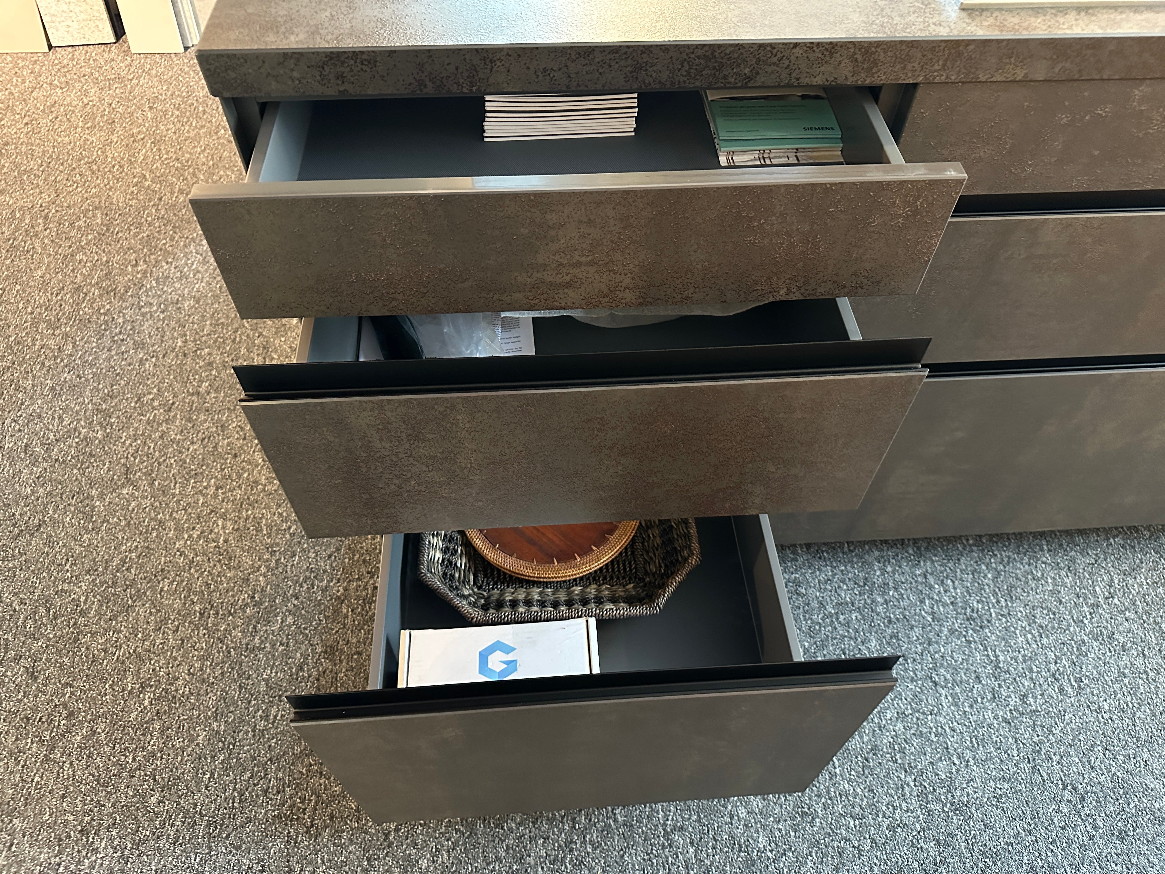 01704 - Beton- en houtlook eilandkeuken