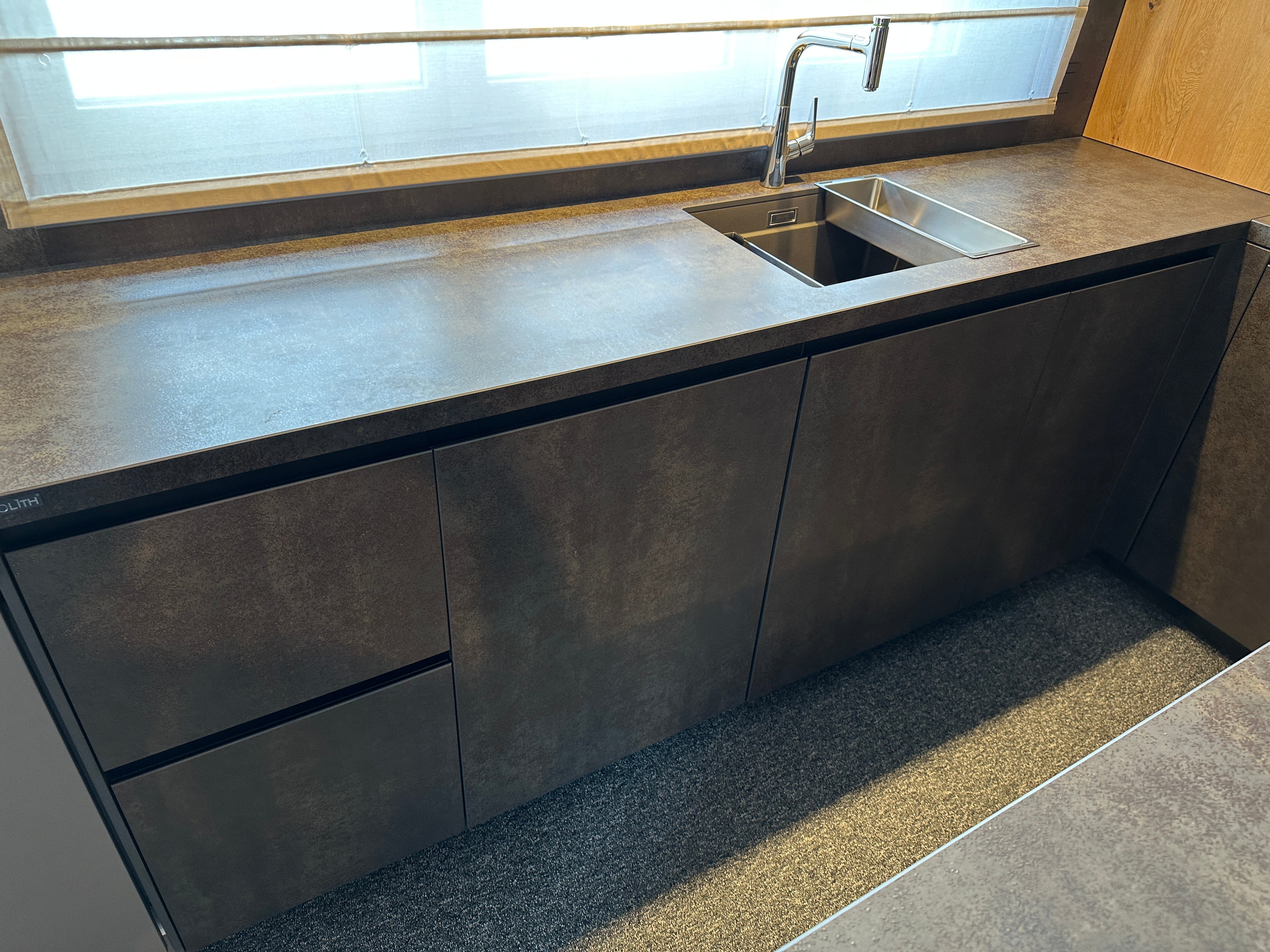 01704 - Beton- en houtlook eilandkeuken