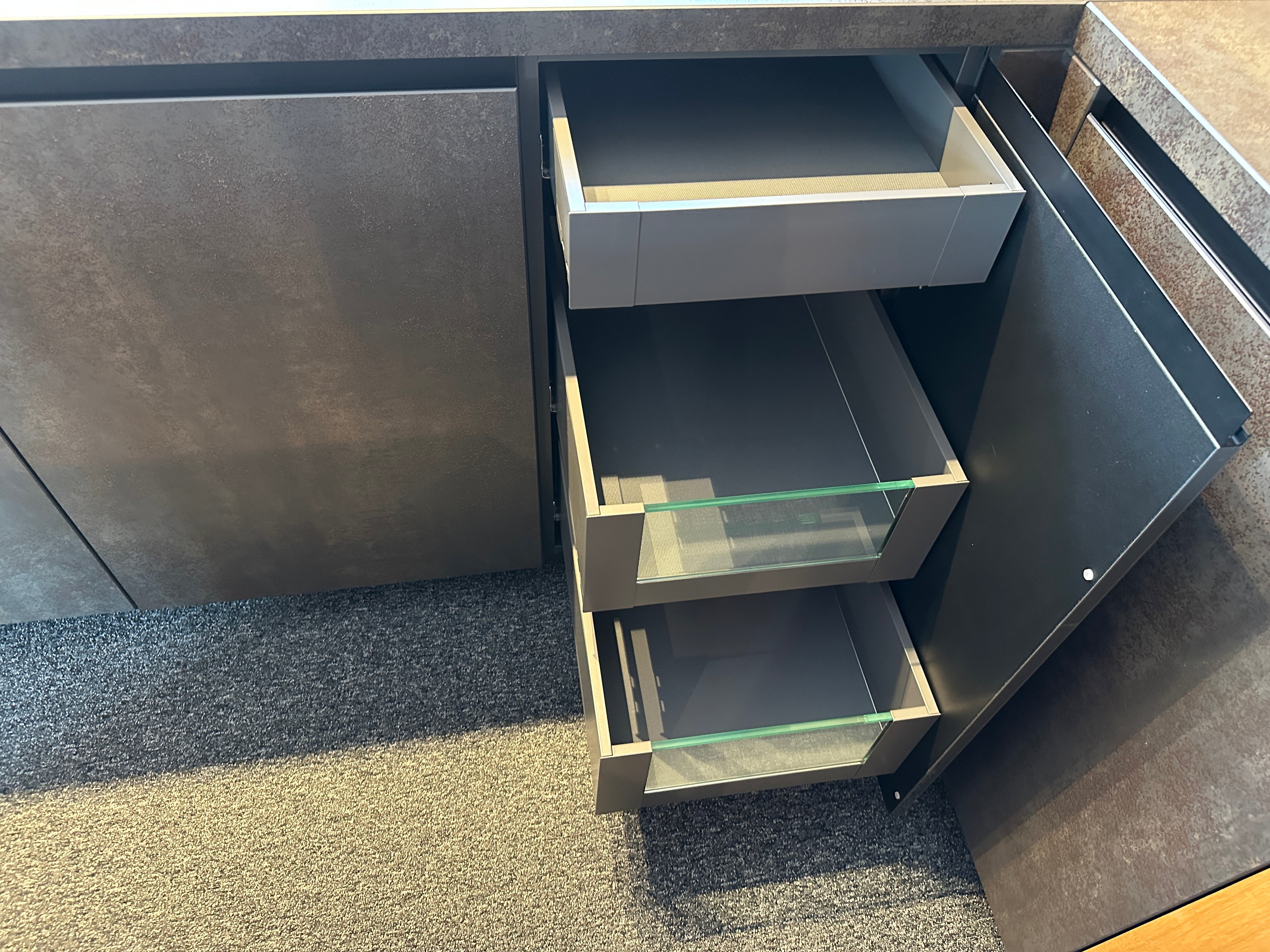 01704 - Beton- en houtlook eilandkeuken