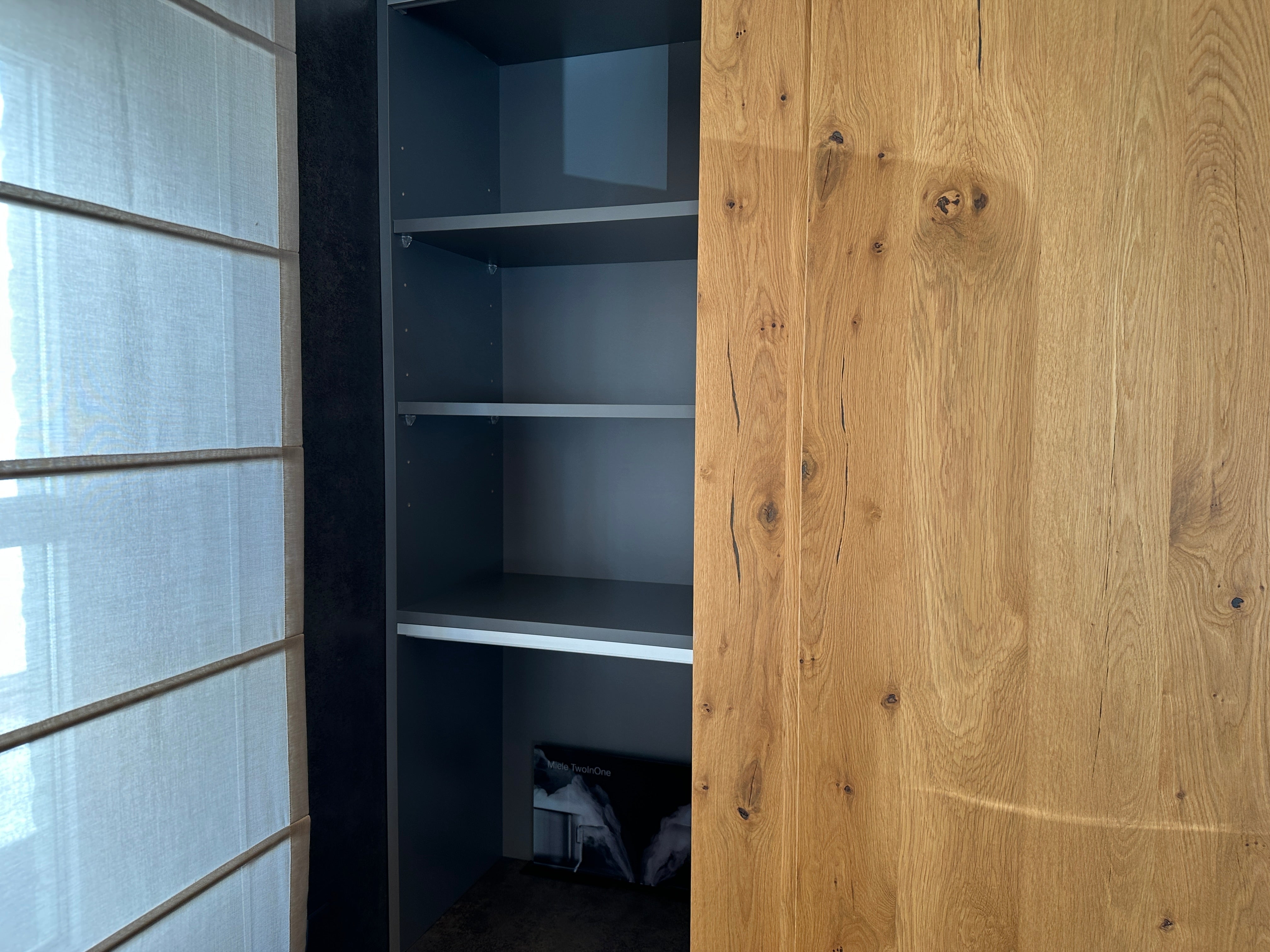 01704 - Beton- en houtlook eilandkeuken