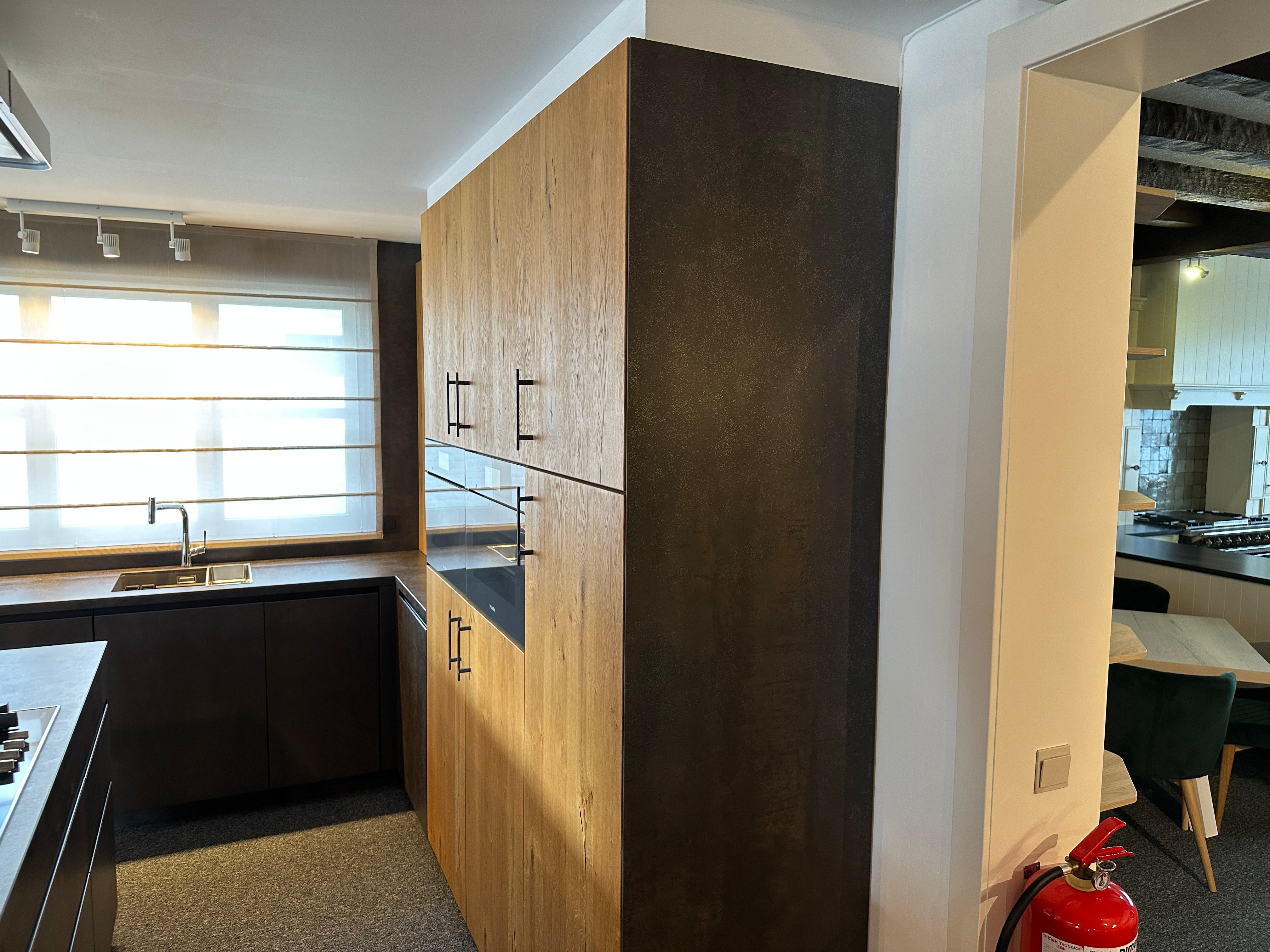 01704 - Beton- en houtlook eilandkeuken