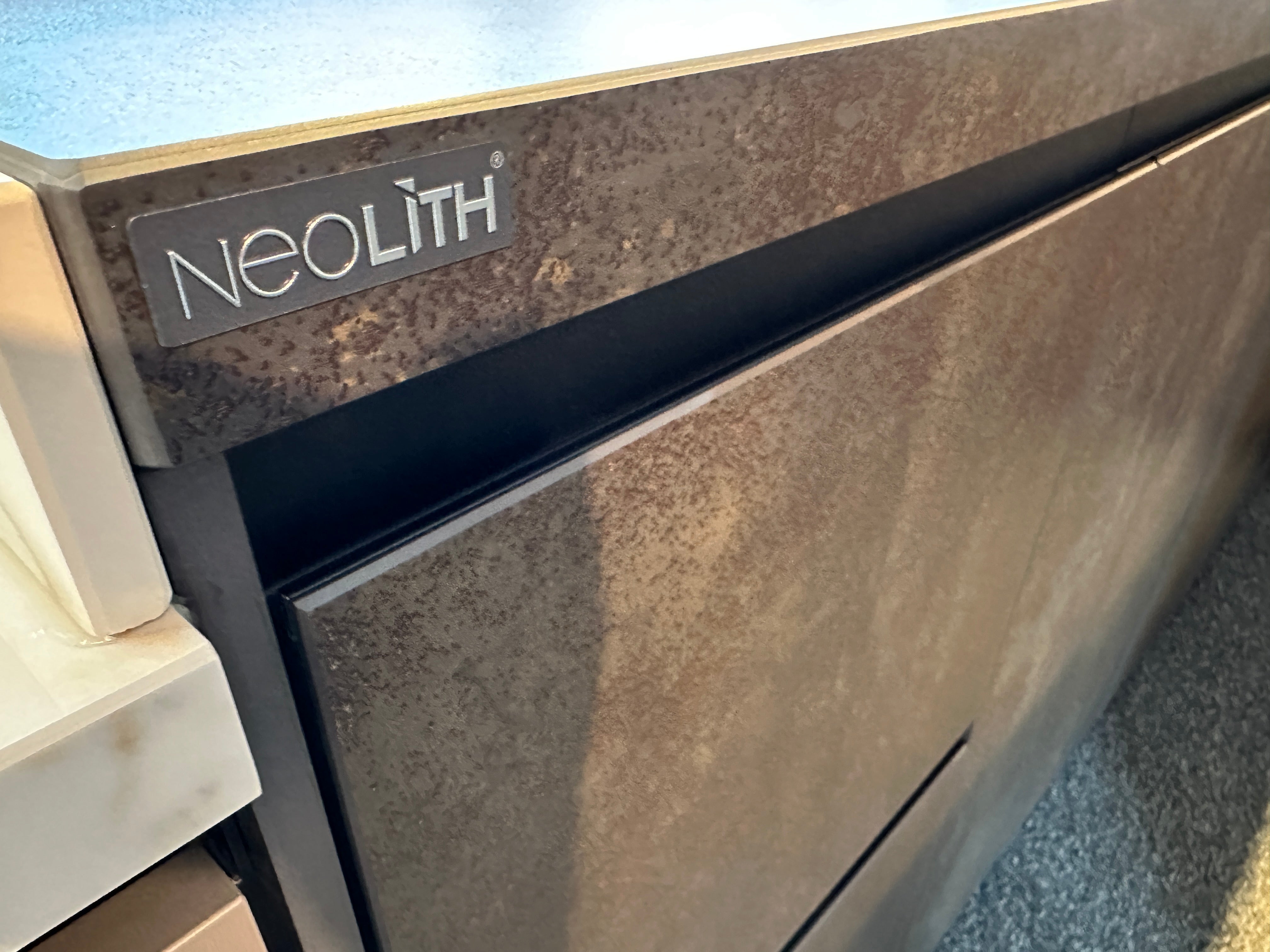 01704 - Beton- en houtlook eilandkeuken