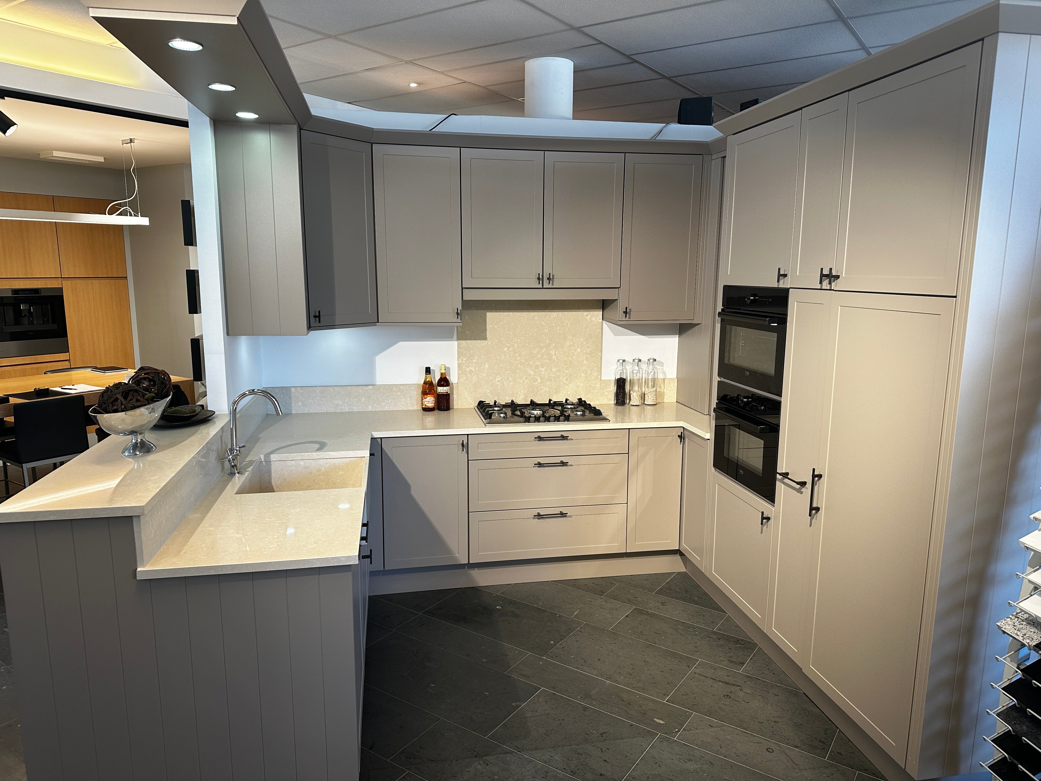 00841 - Landelijk schiereiland keuken