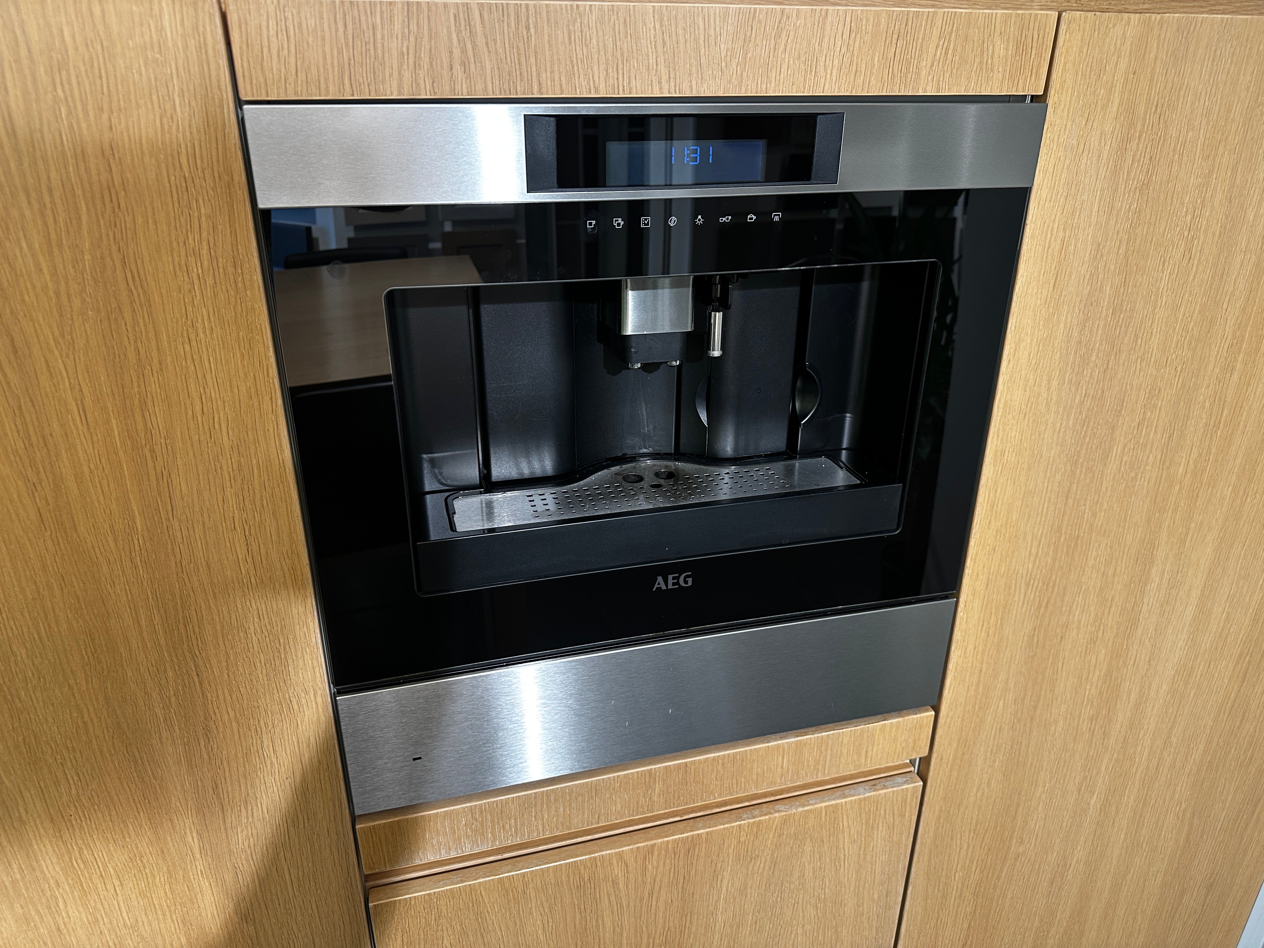 00837 - Hoogglans witte eilandkeuken
