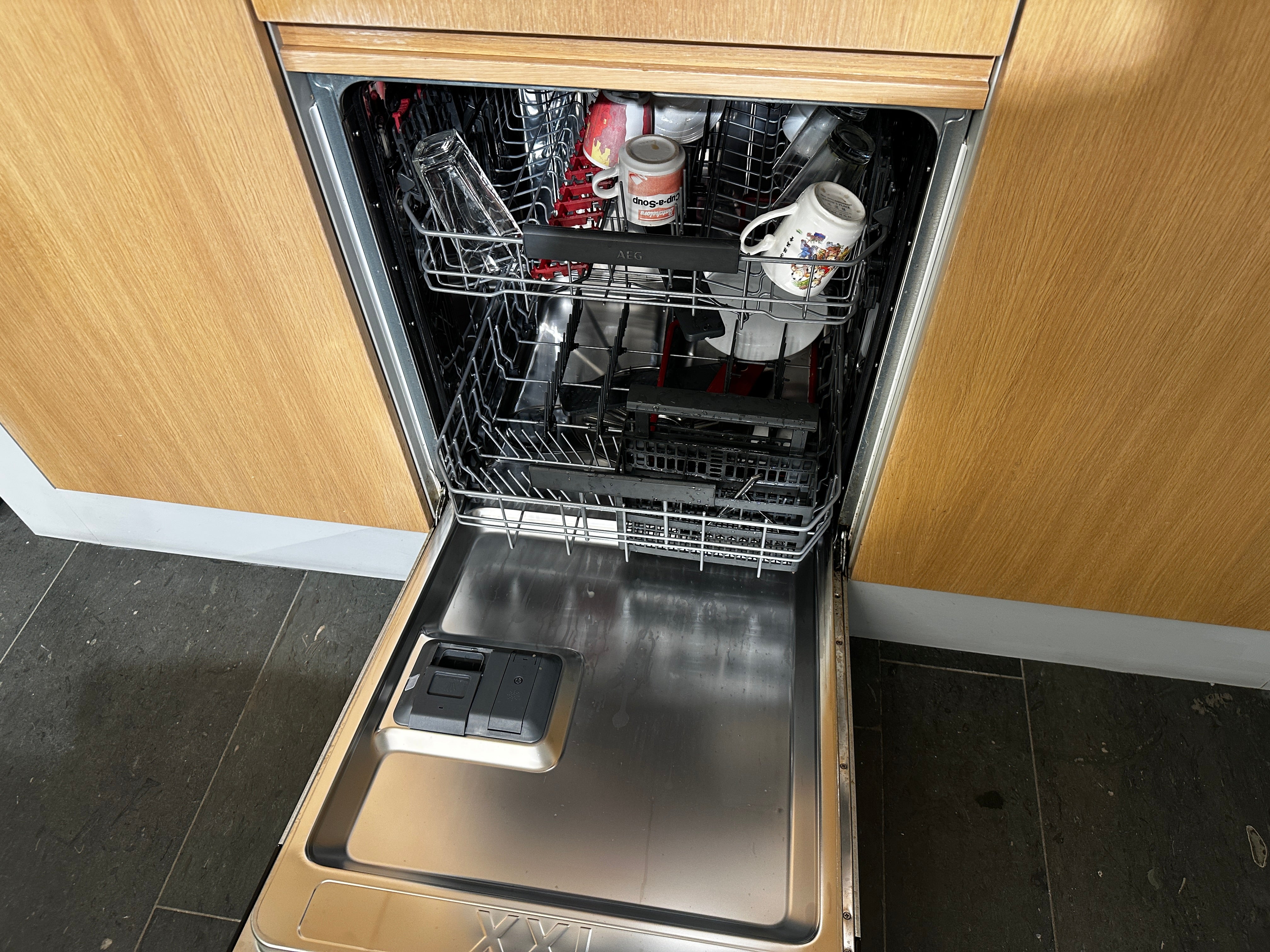 00837 - Hoogglans witte eilandkeuken