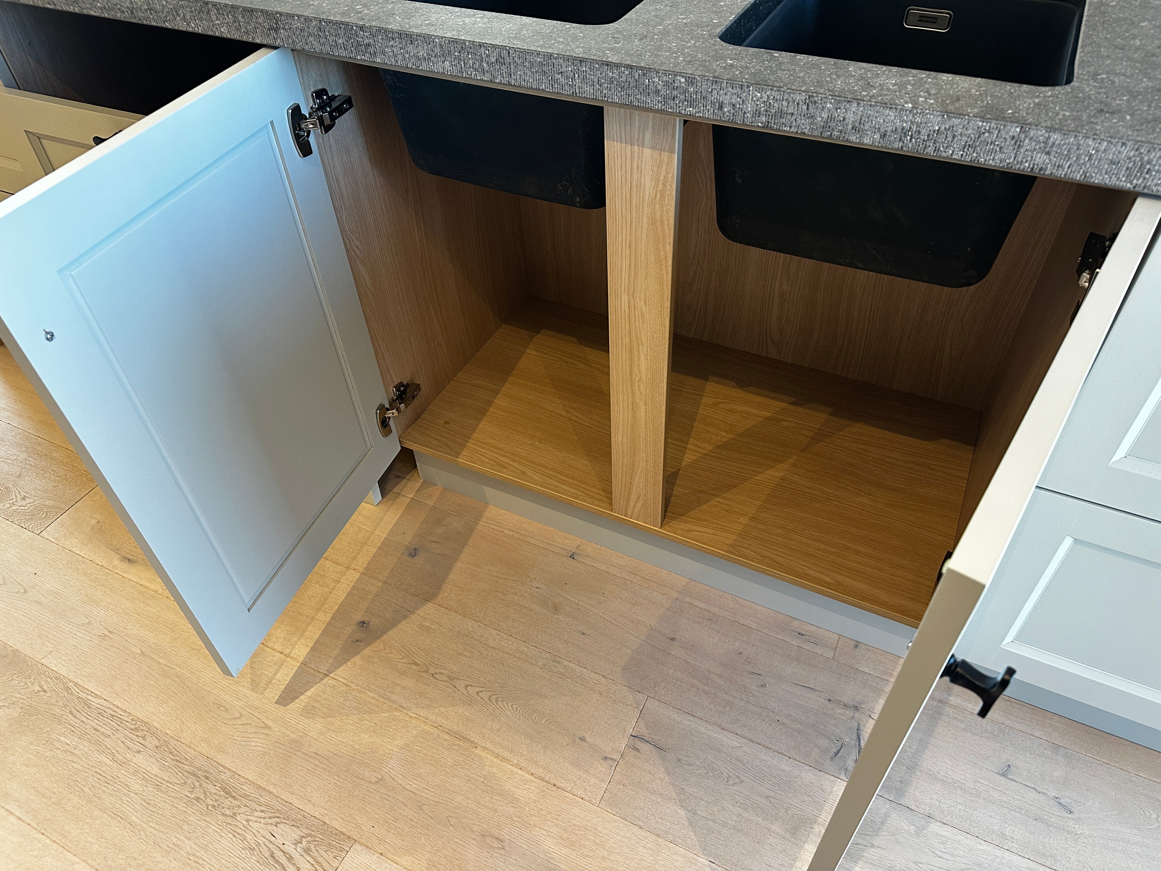 00296 - Landelijk houten eilandkeuken