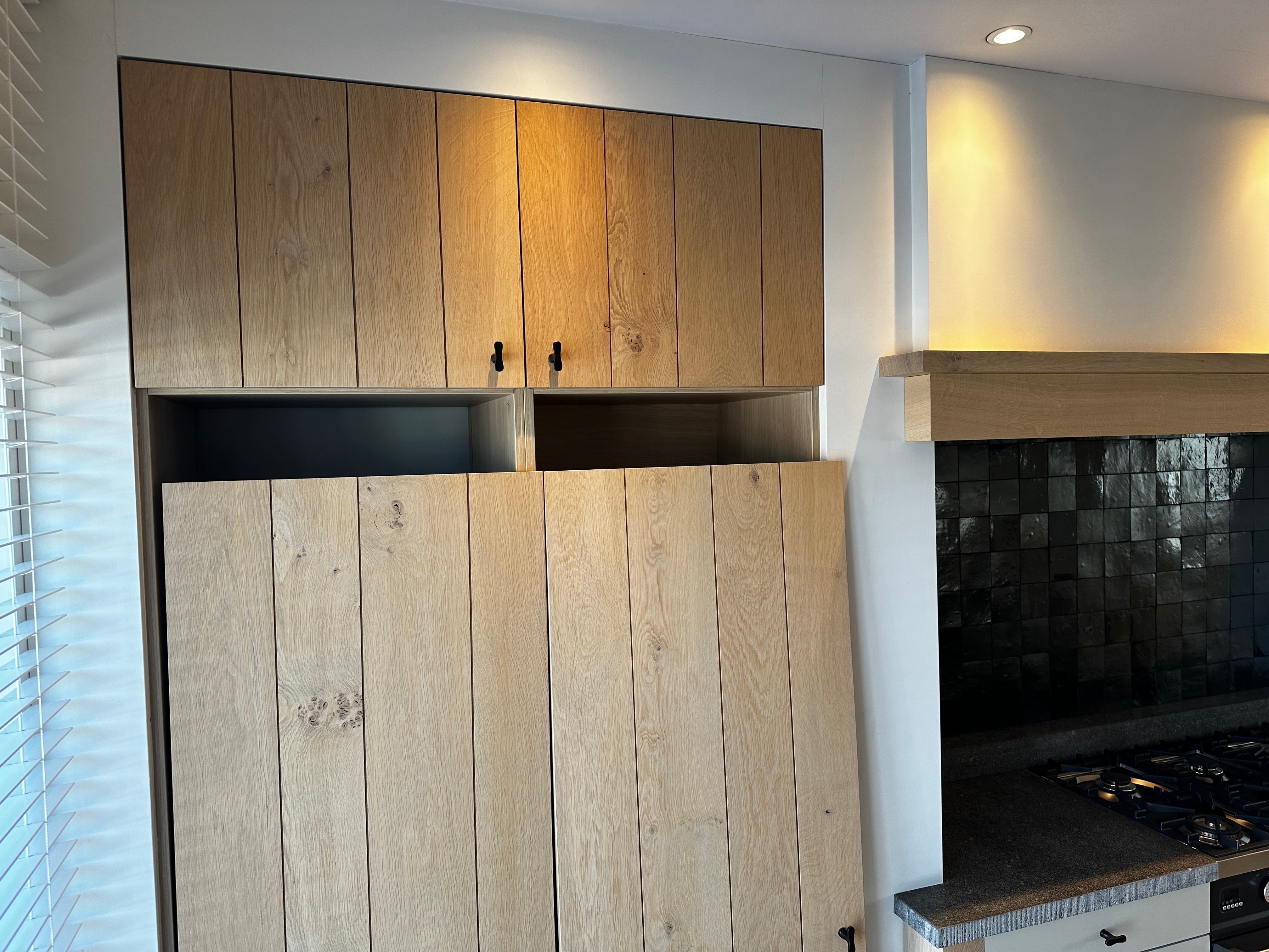 00296 - Landelijk houten eilandkeuken