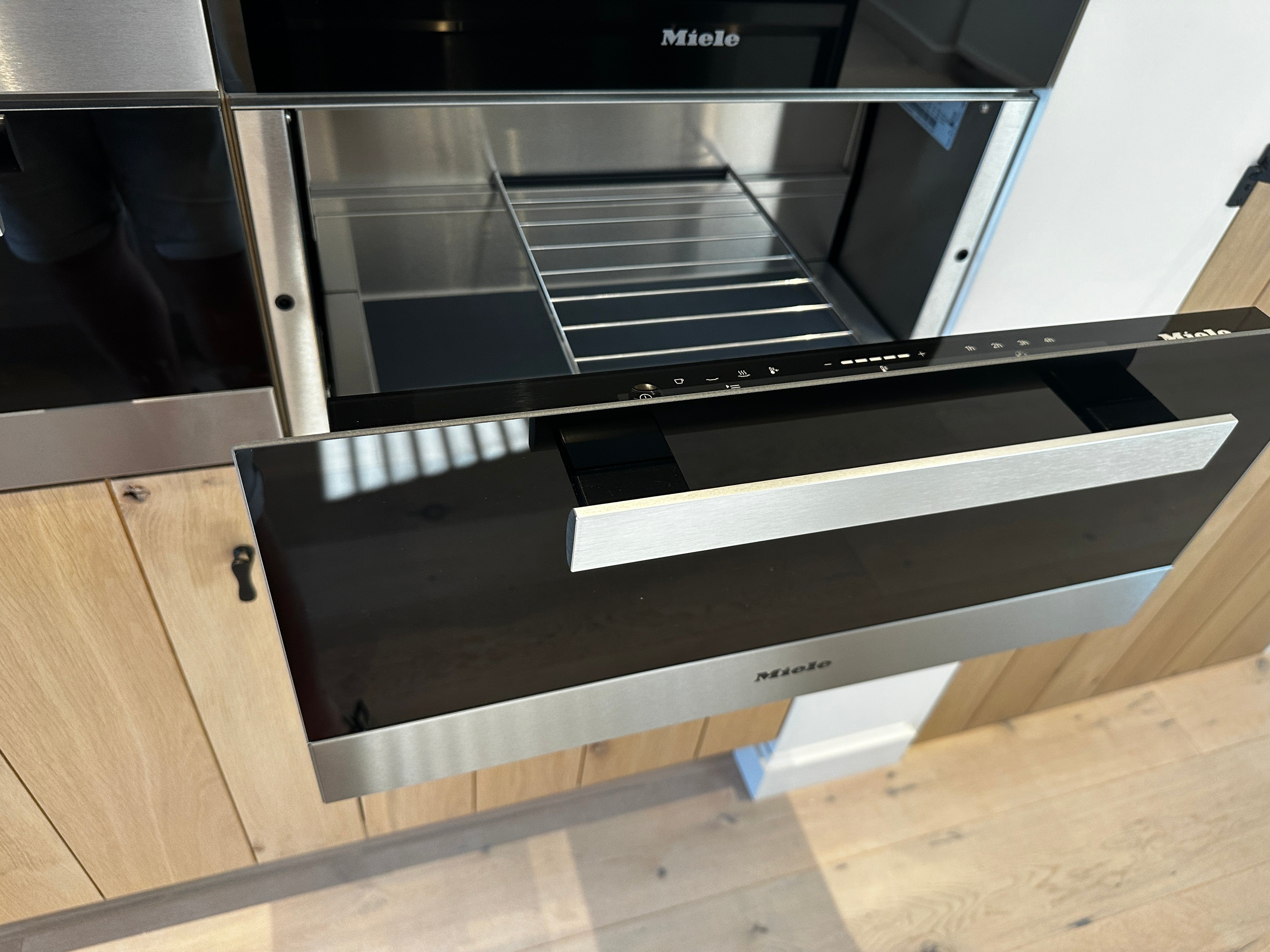 00296 - Landelijk houten eilandkeuken