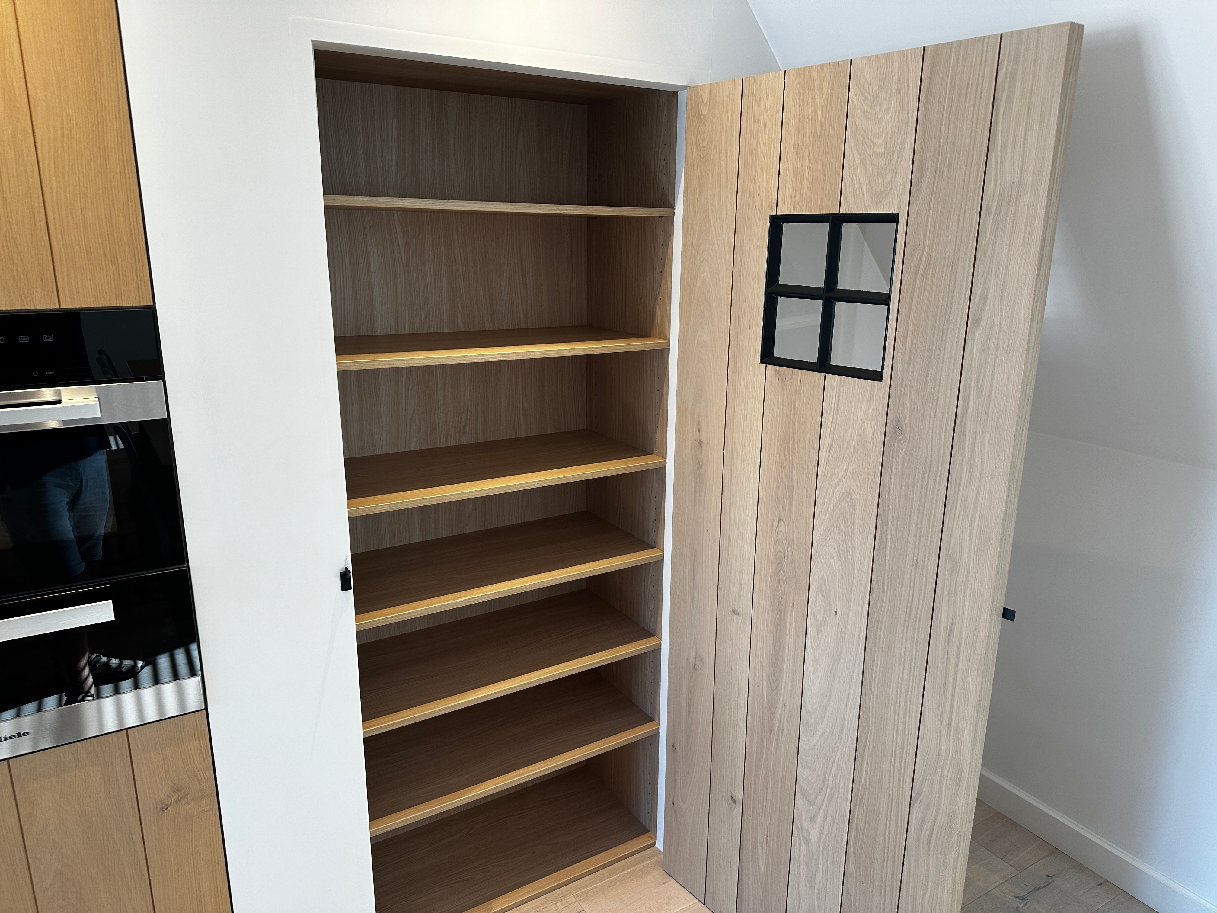00296 - Landelijk houten eilandkeuken