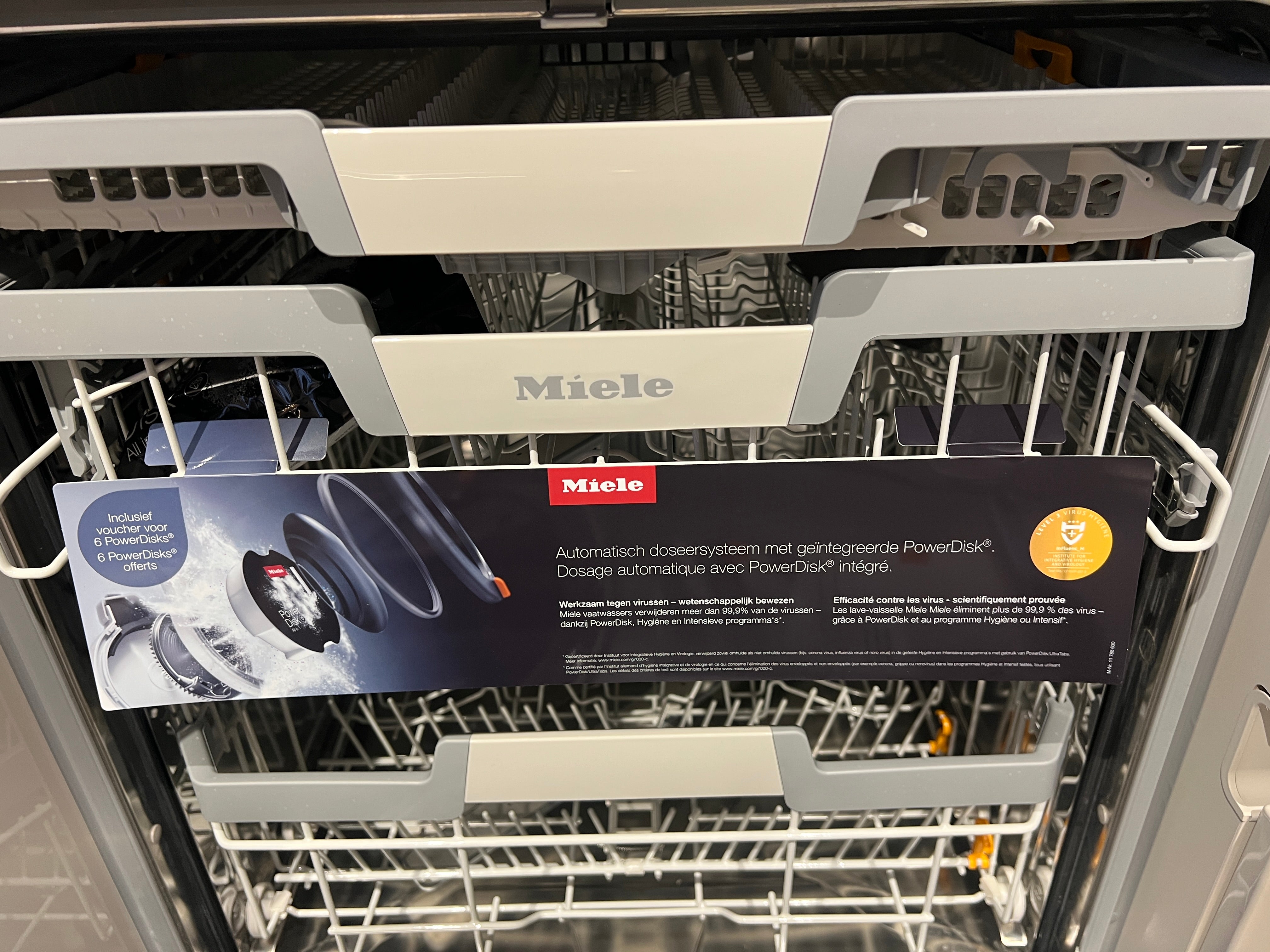 03164 - grijze schiereiland keuken