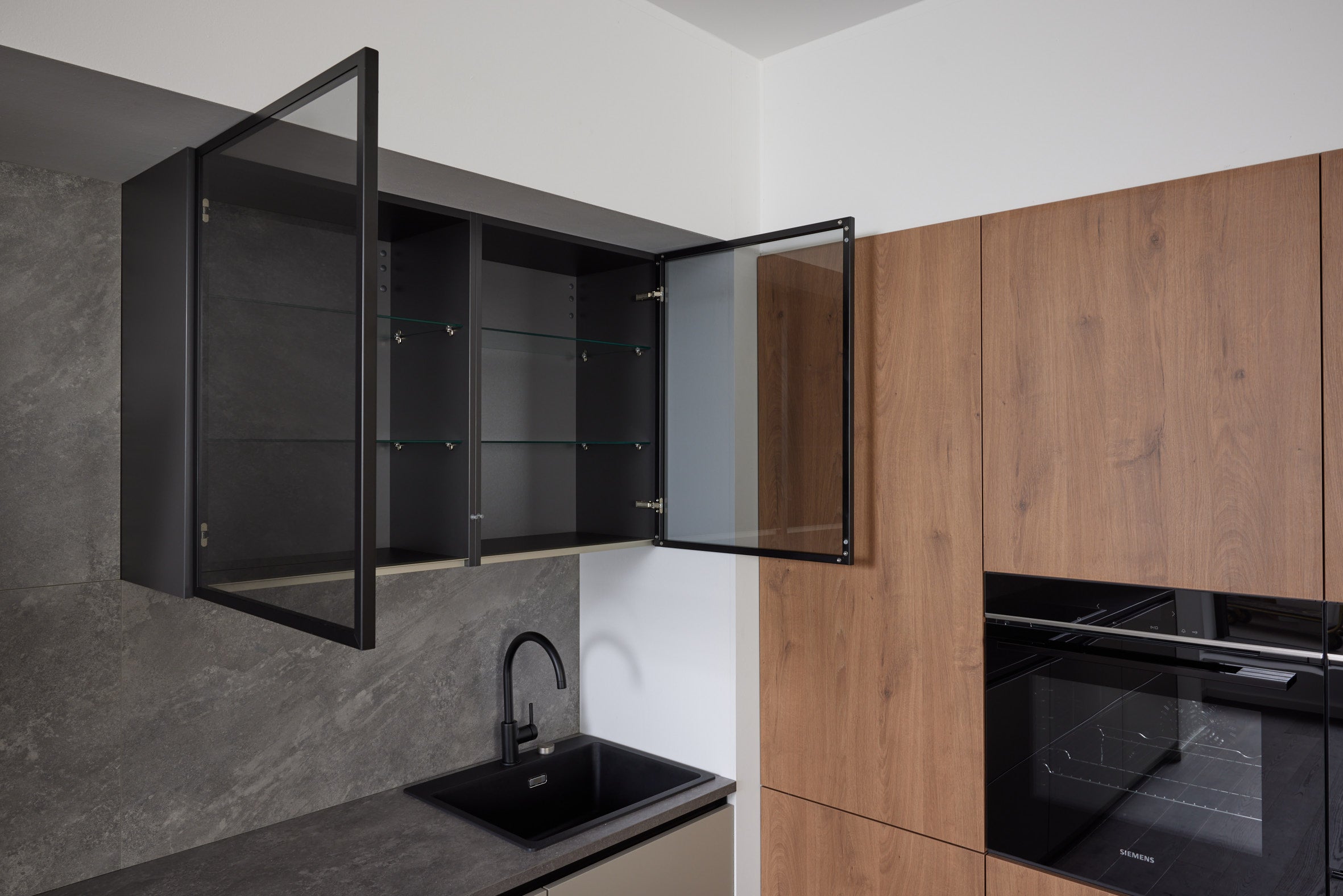 02736 - Kiezelgrijze Schuller keuken