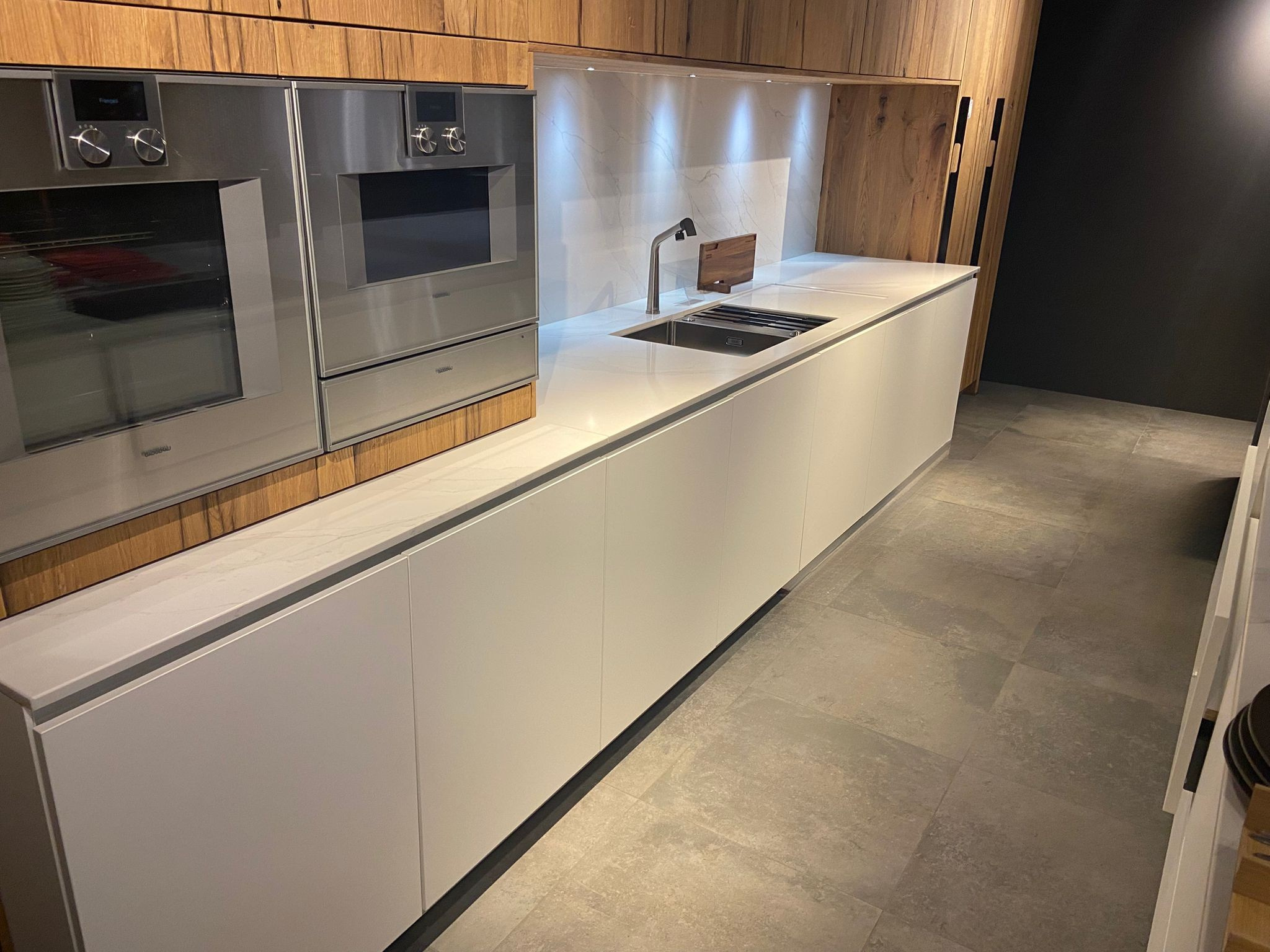 03345 - Moderne Häcker eilandkeuken