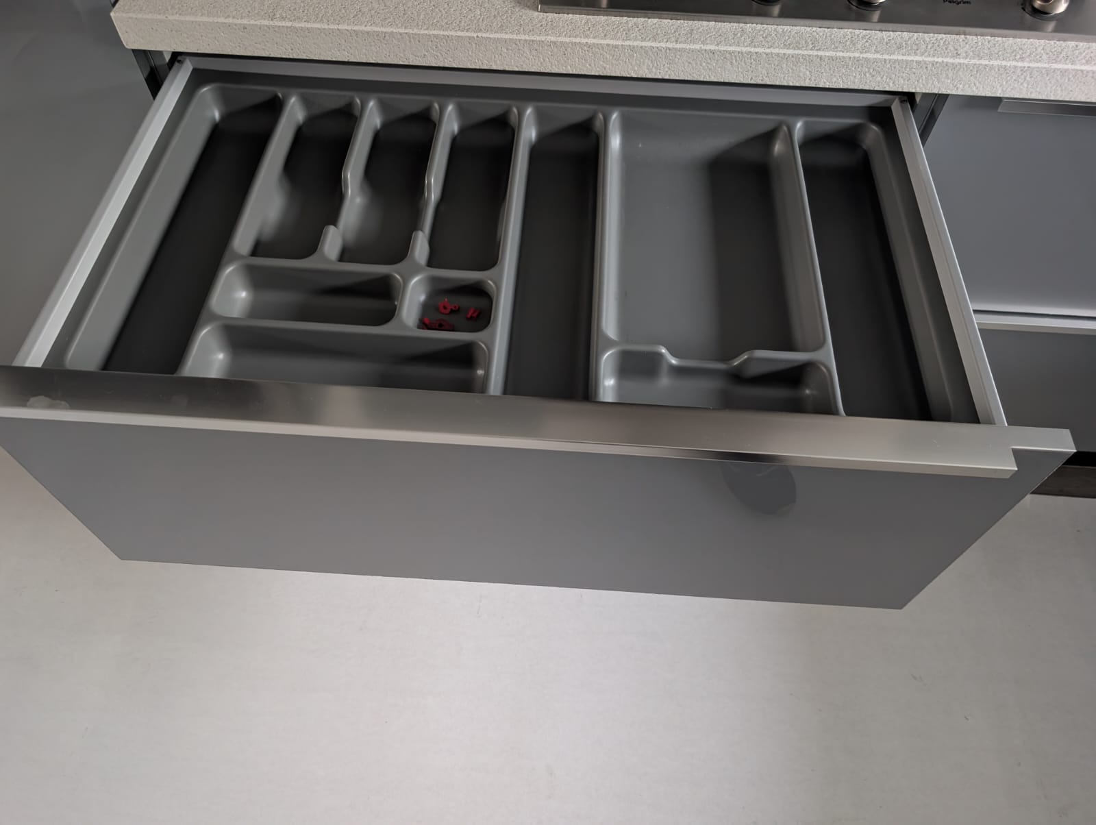 02636 - Grijze hoekkeuken