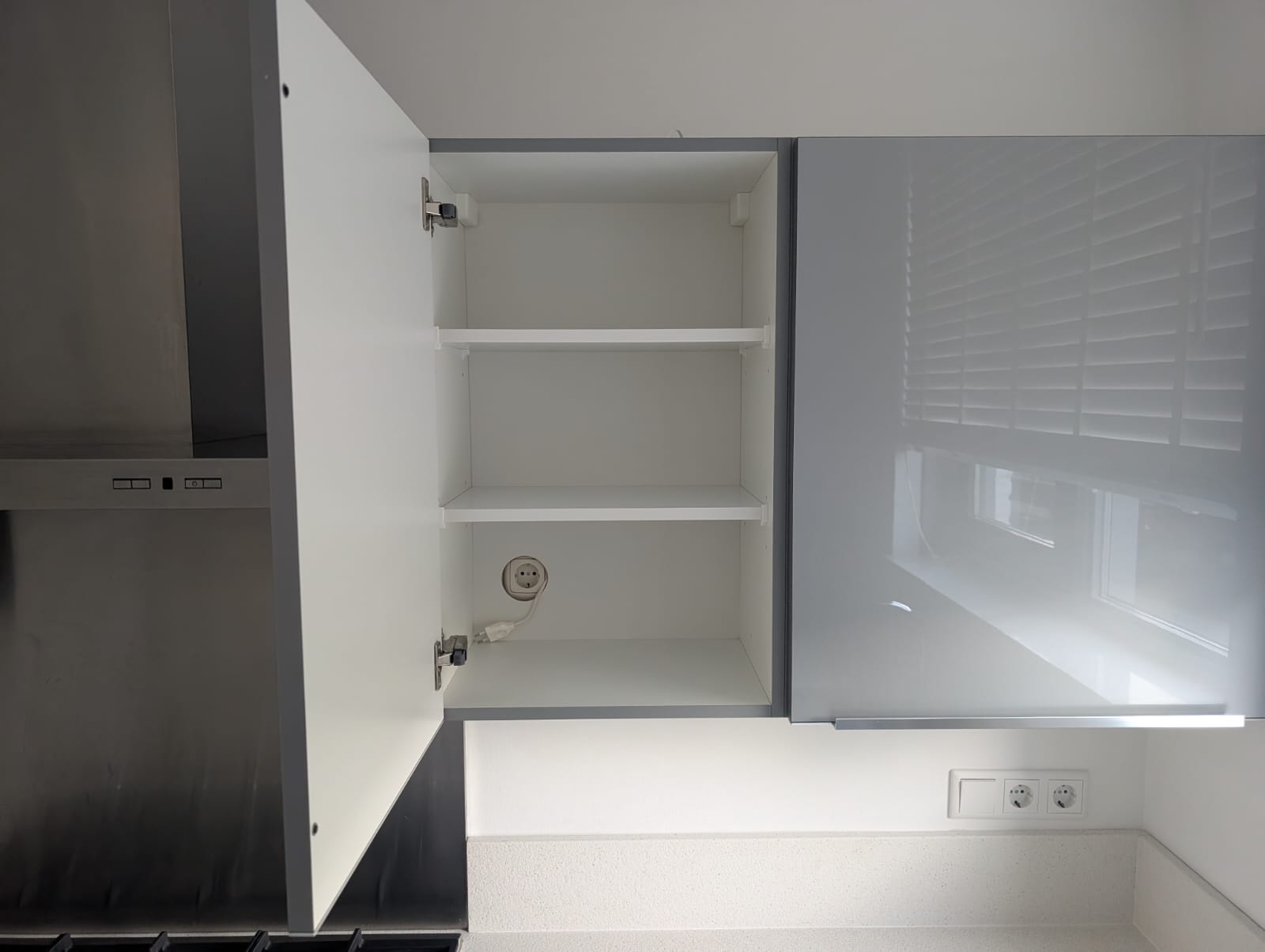 02636 - Grijze hoekkeuken