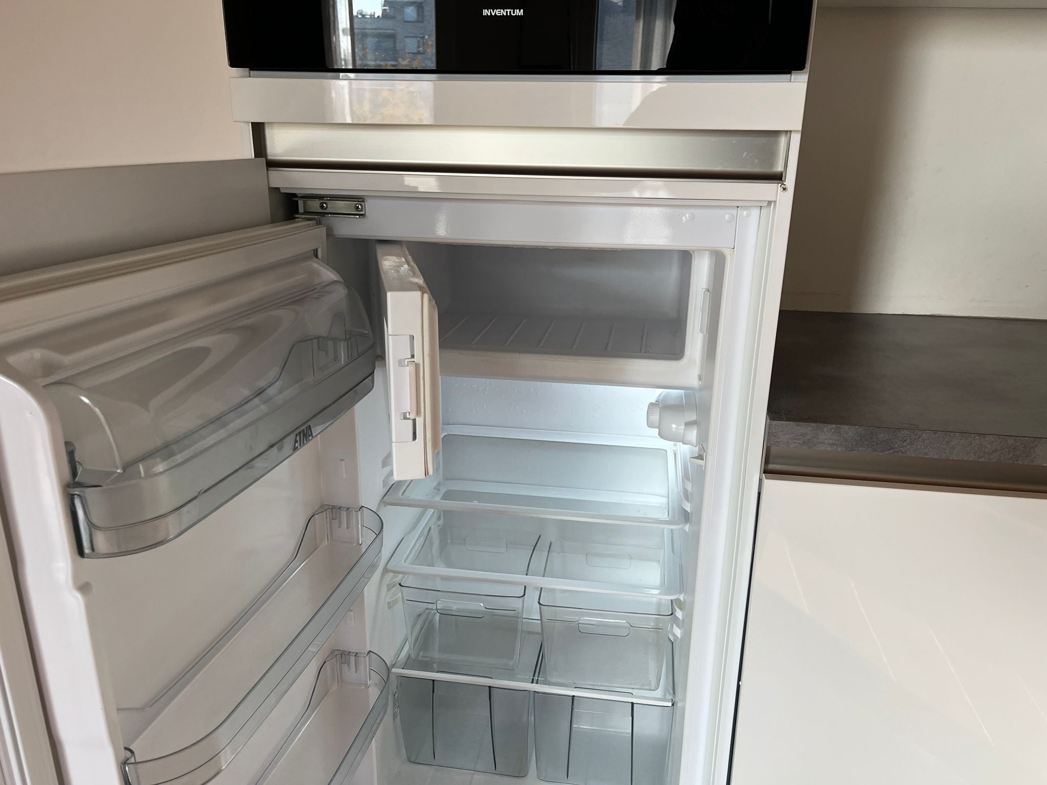 02700 - Hoogglans witte hoekkeuken