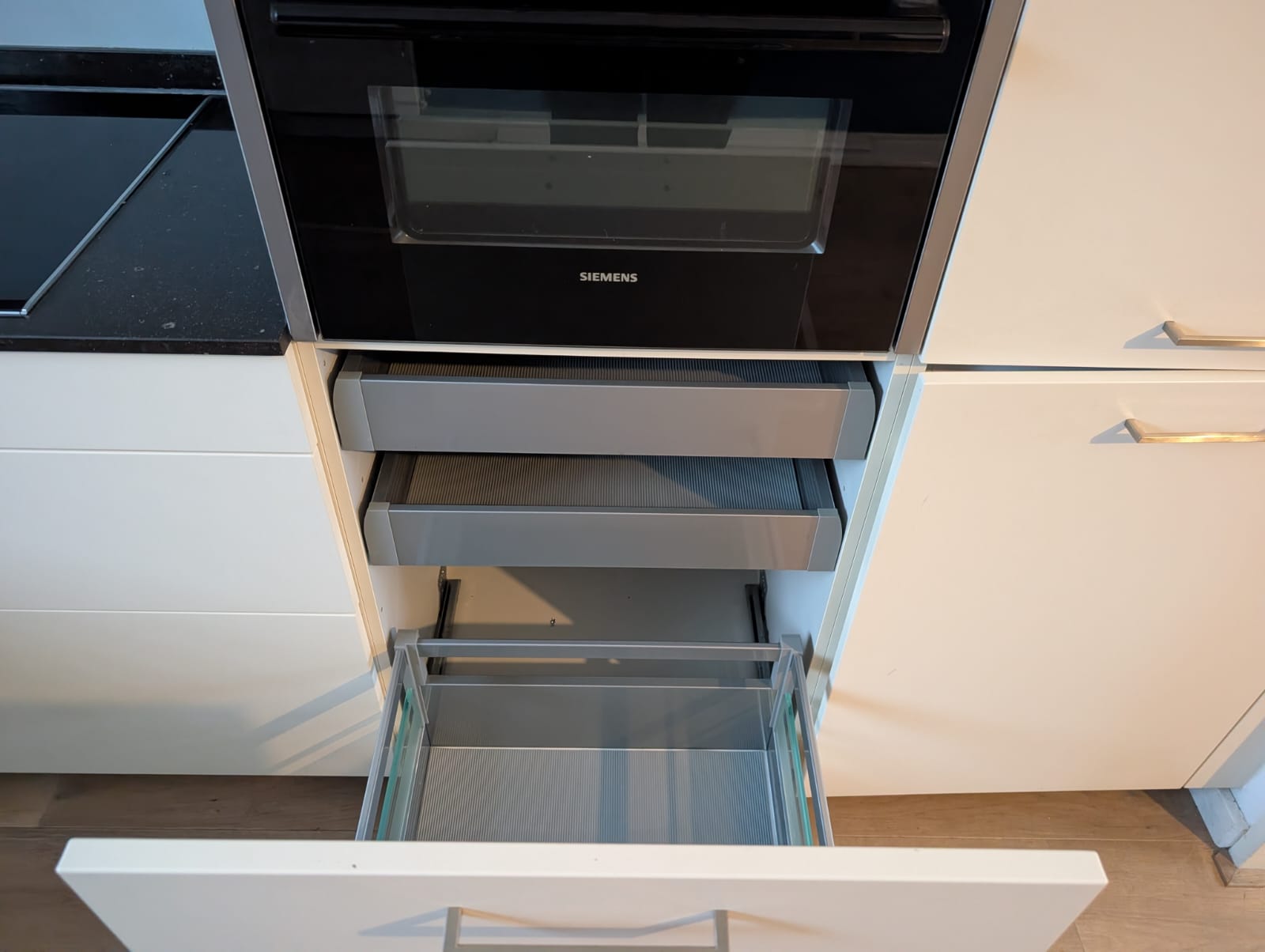 02422 - Witte hoekkeuken