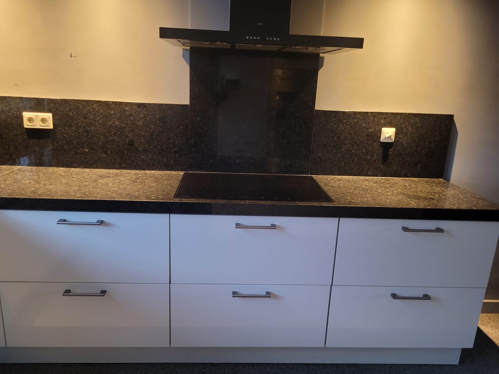 02748 - Witte hoekkeuken