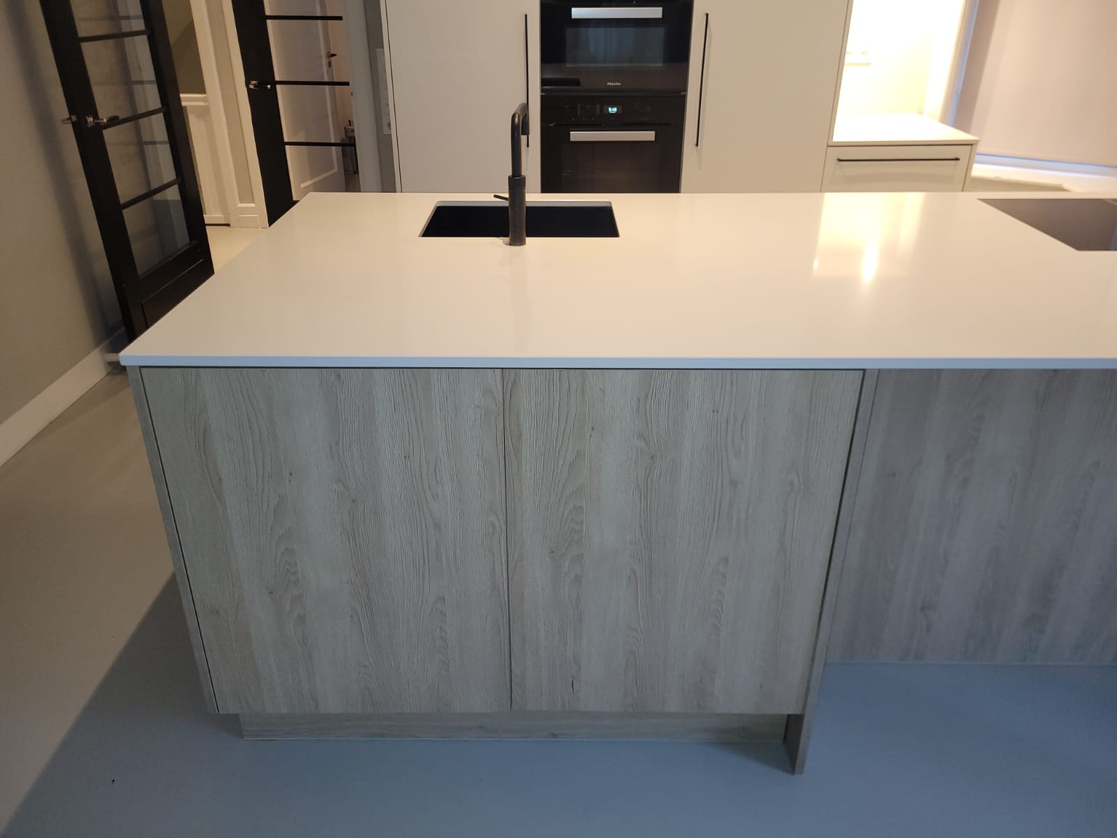 02756 - Witte schiereiland keuken