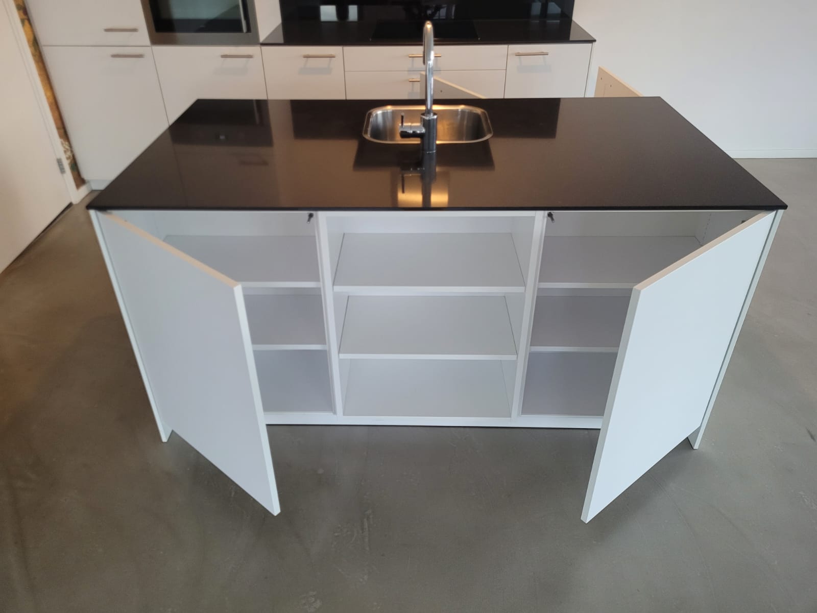 02914 - Witte eilandkeuken