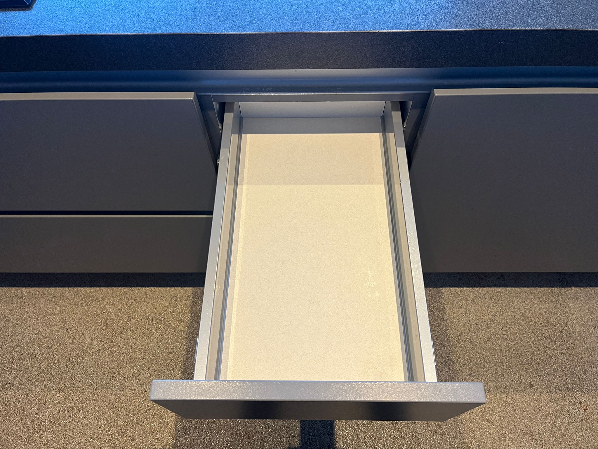 02288 - Grijze schiereiland keuken