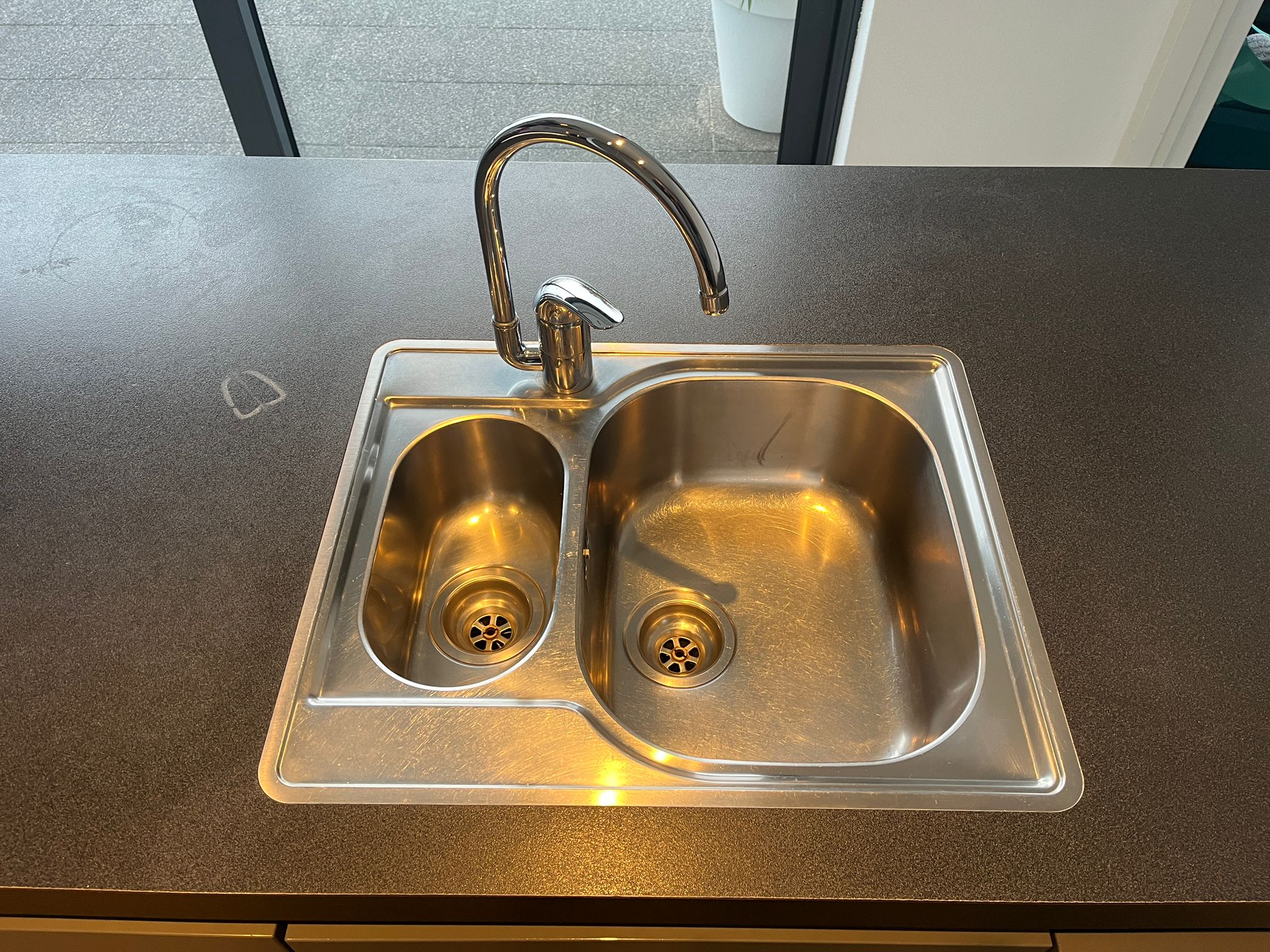 02288 - Grijze schiereiland keuken