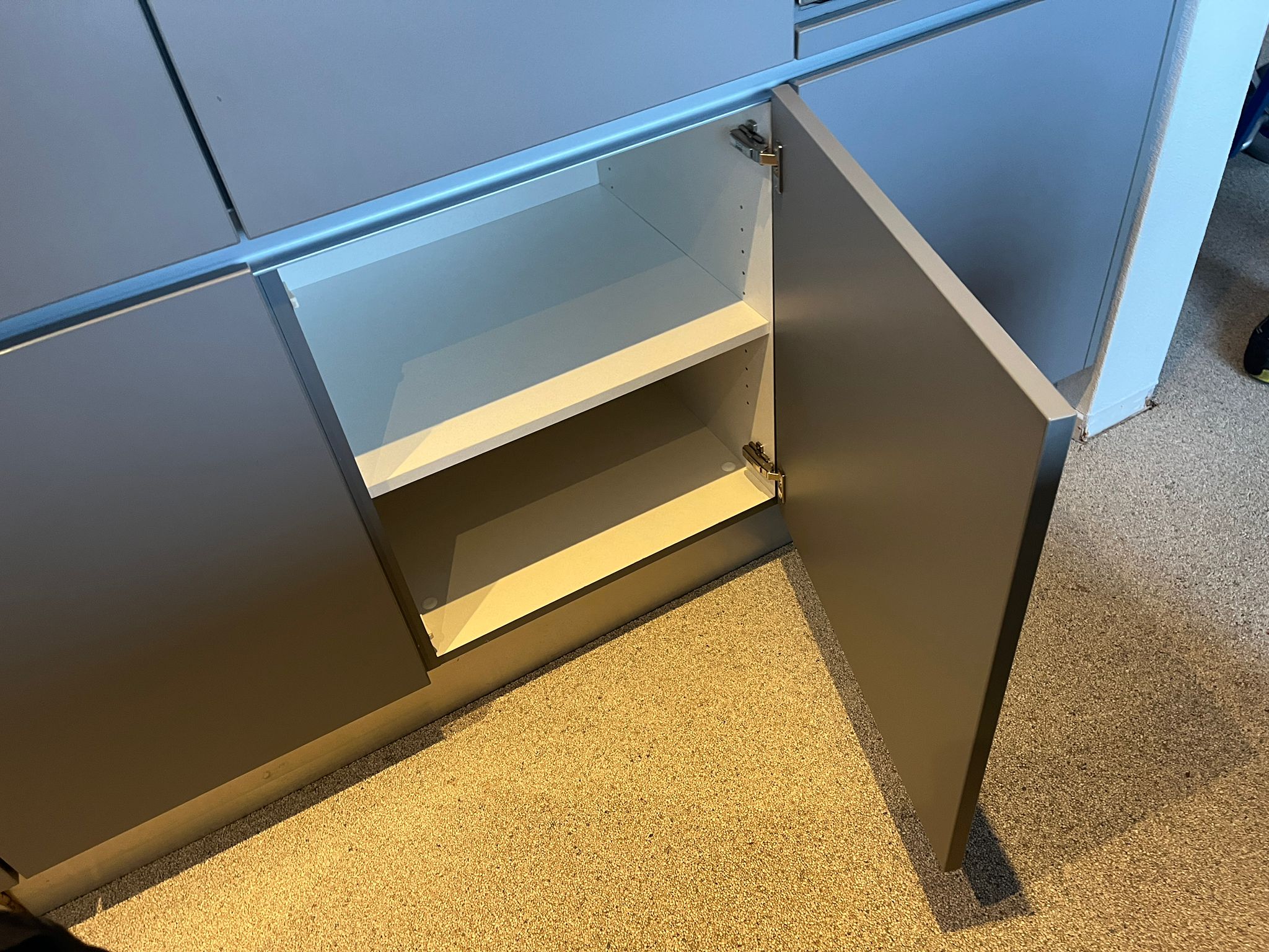 02288 - Grijze schiereiland keuken