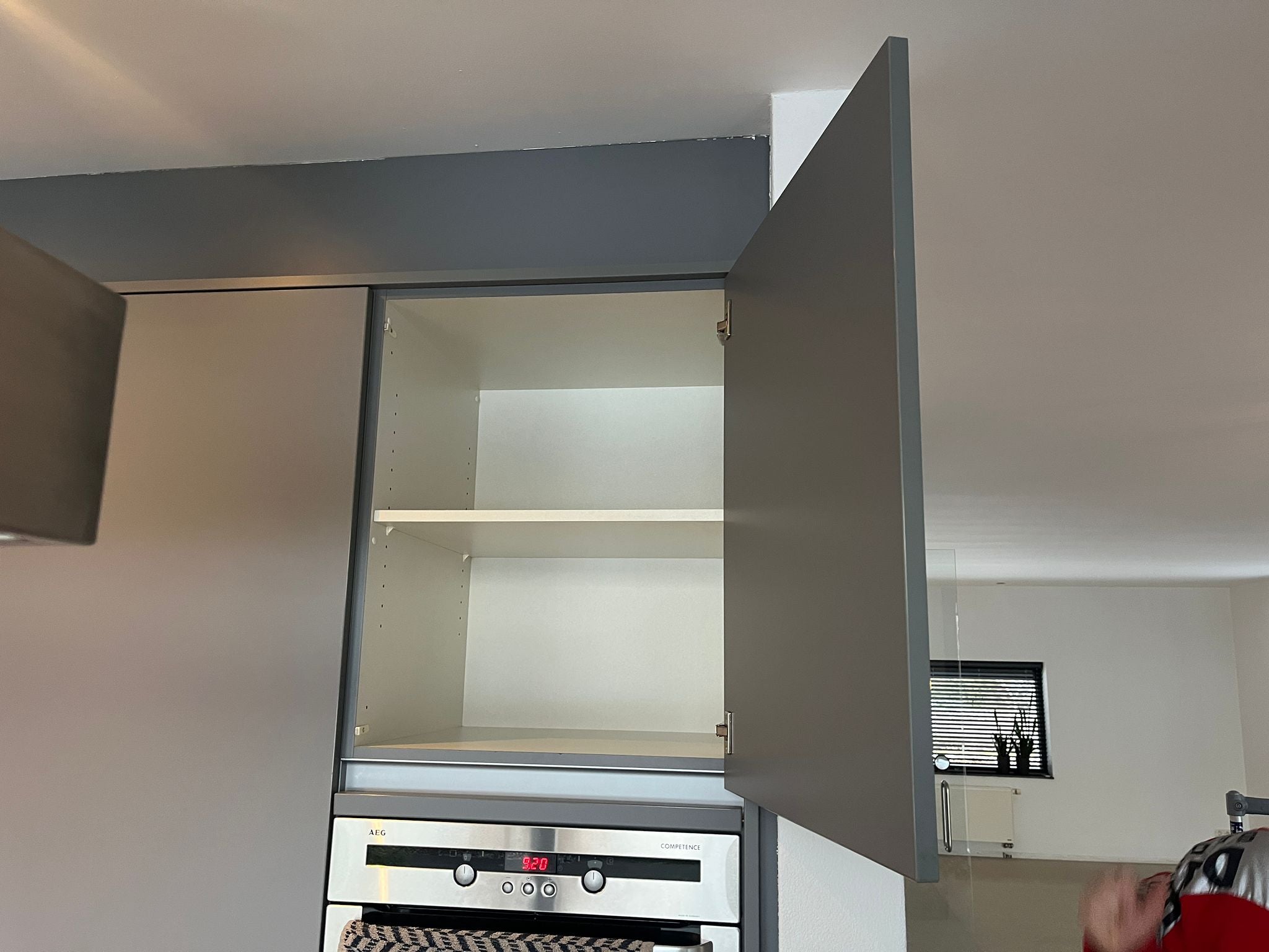 02288 - Grijze schiereiland keuken