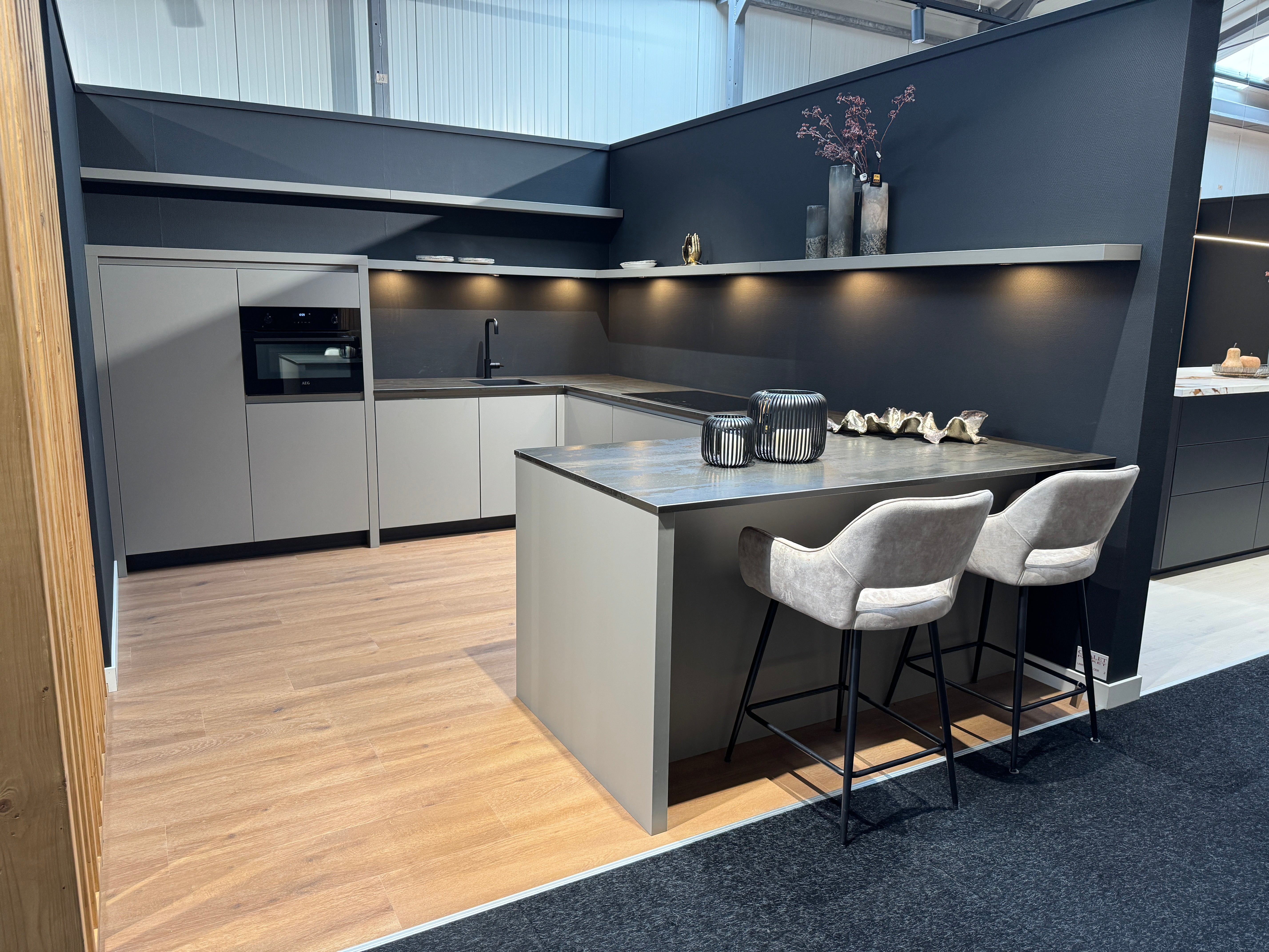 33983 - Grey island kitchen from Rotpunkt with Dekton top