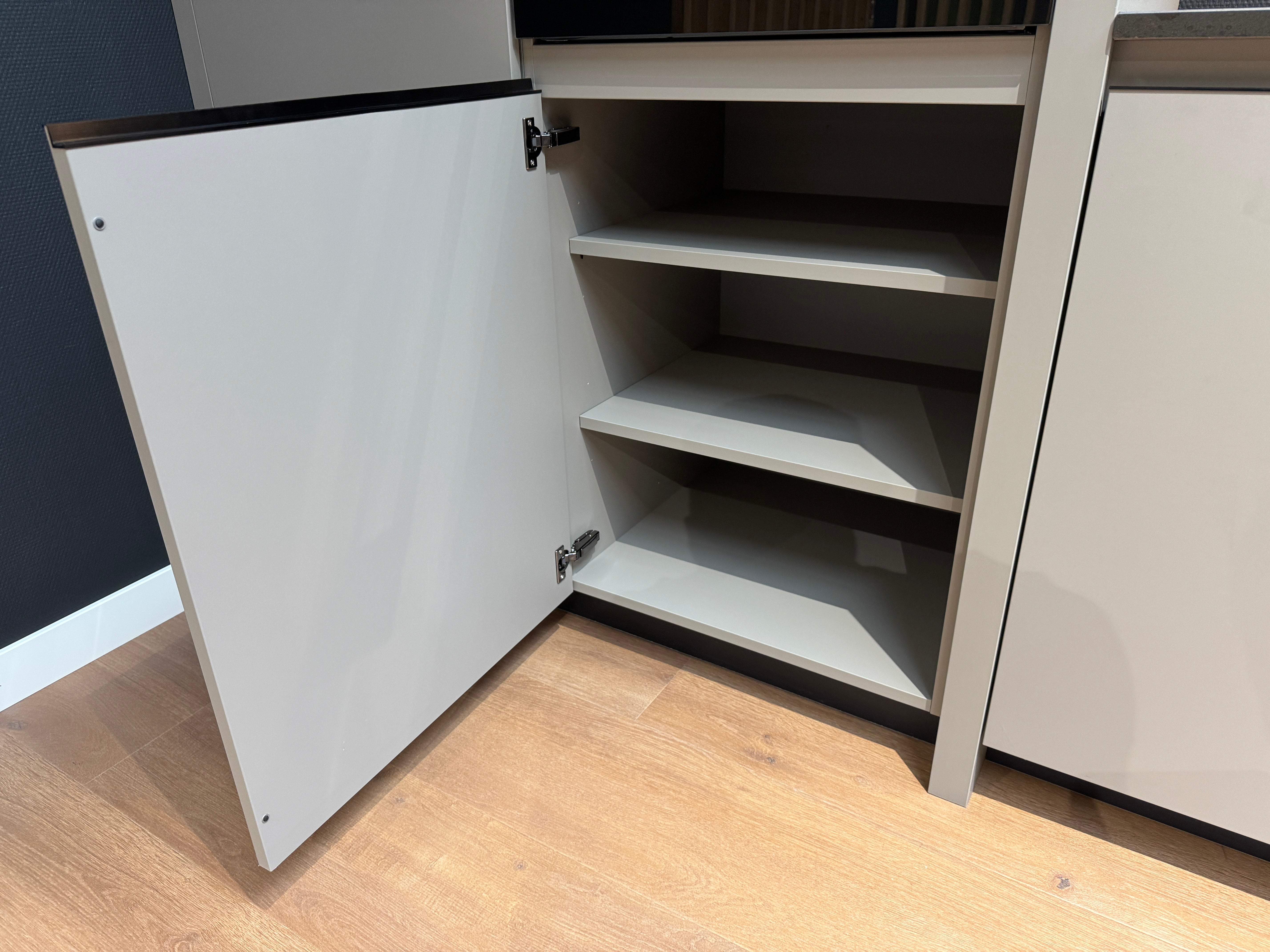 33983 - Grey island kitchen from Rotpunkt with Dekton top
