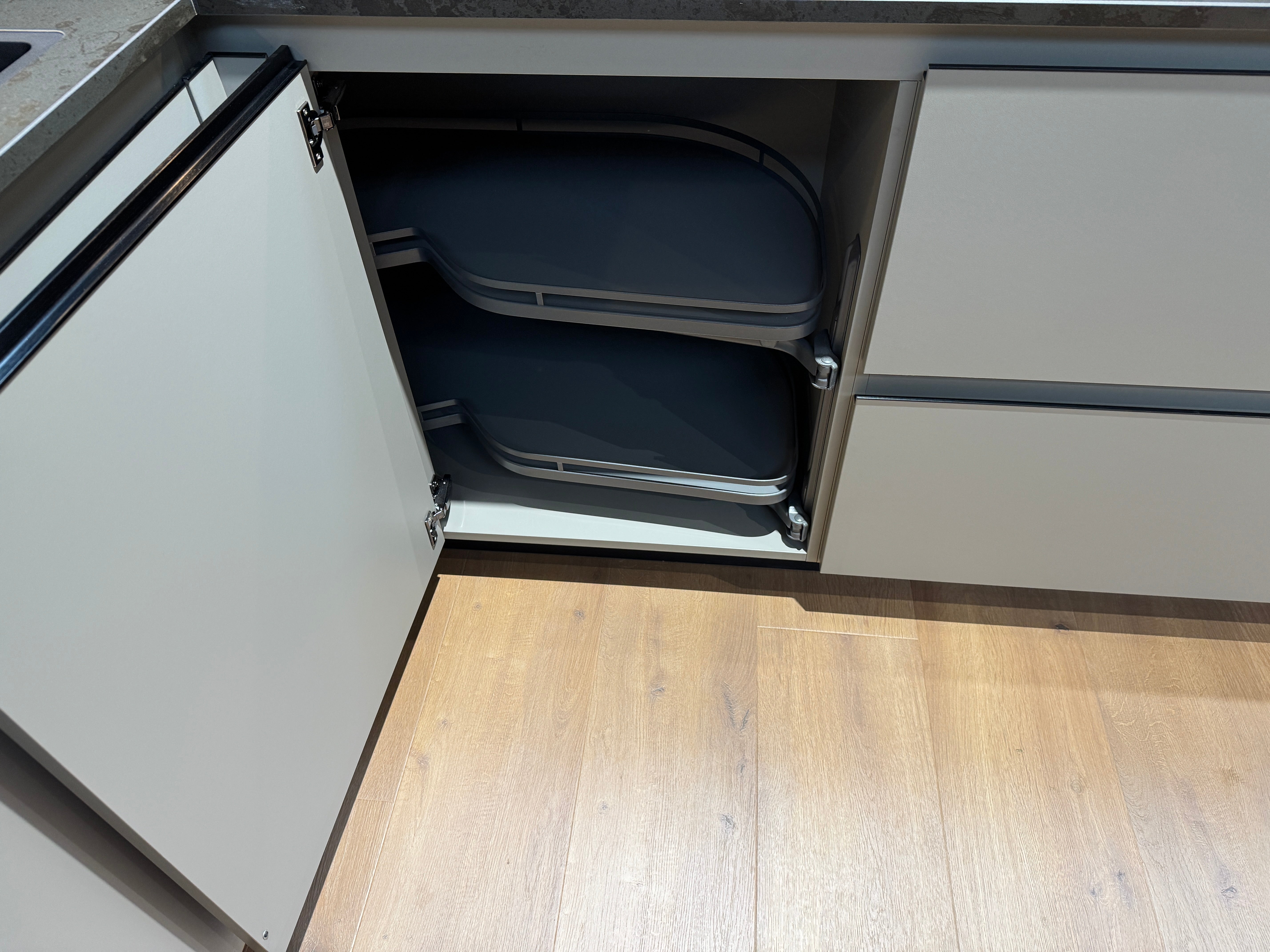 33983 - Grey island kitchen from Rotpunkt with Dekton top