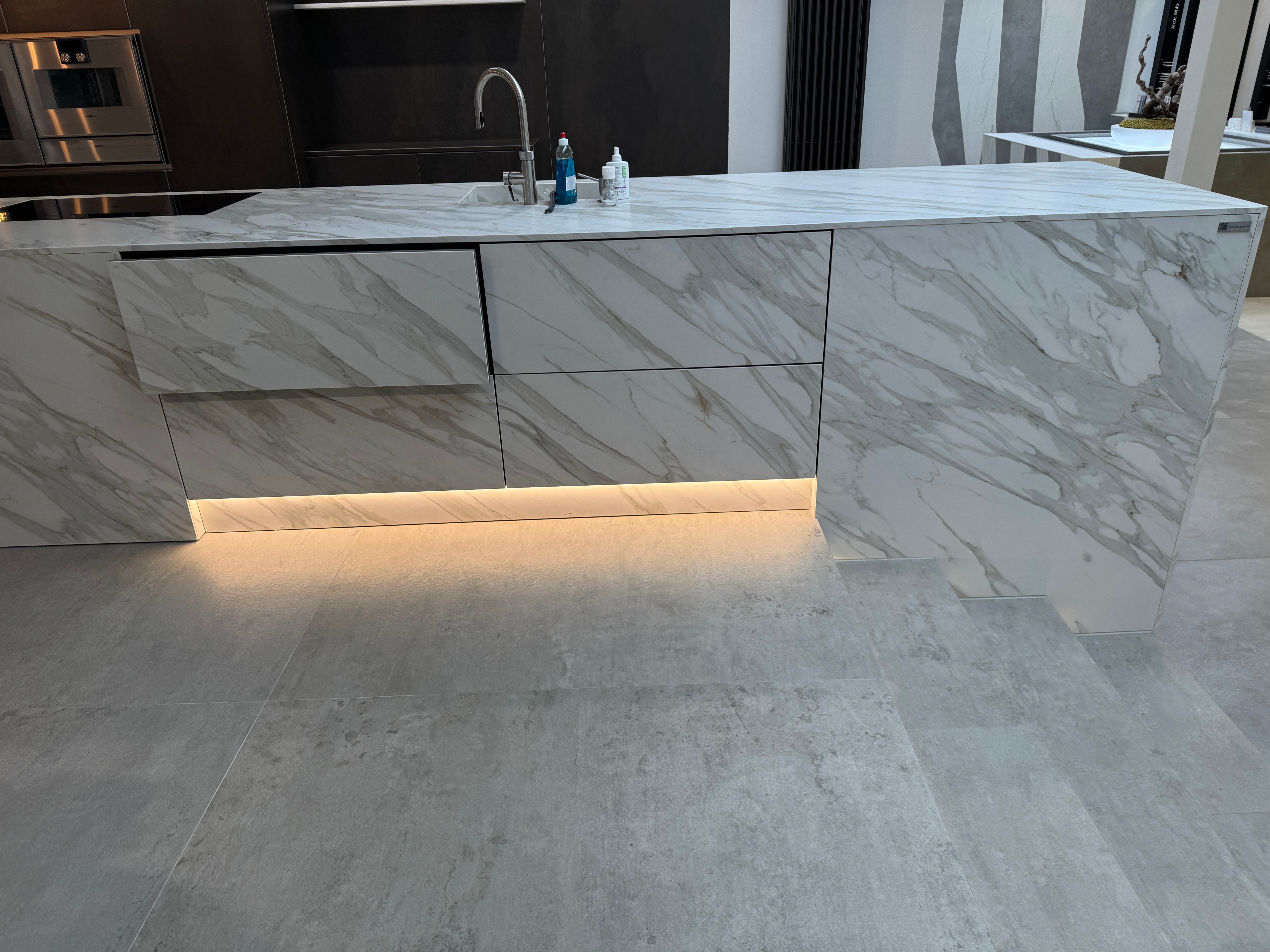 01069 - Luxe Neolith gebruikerskeuken