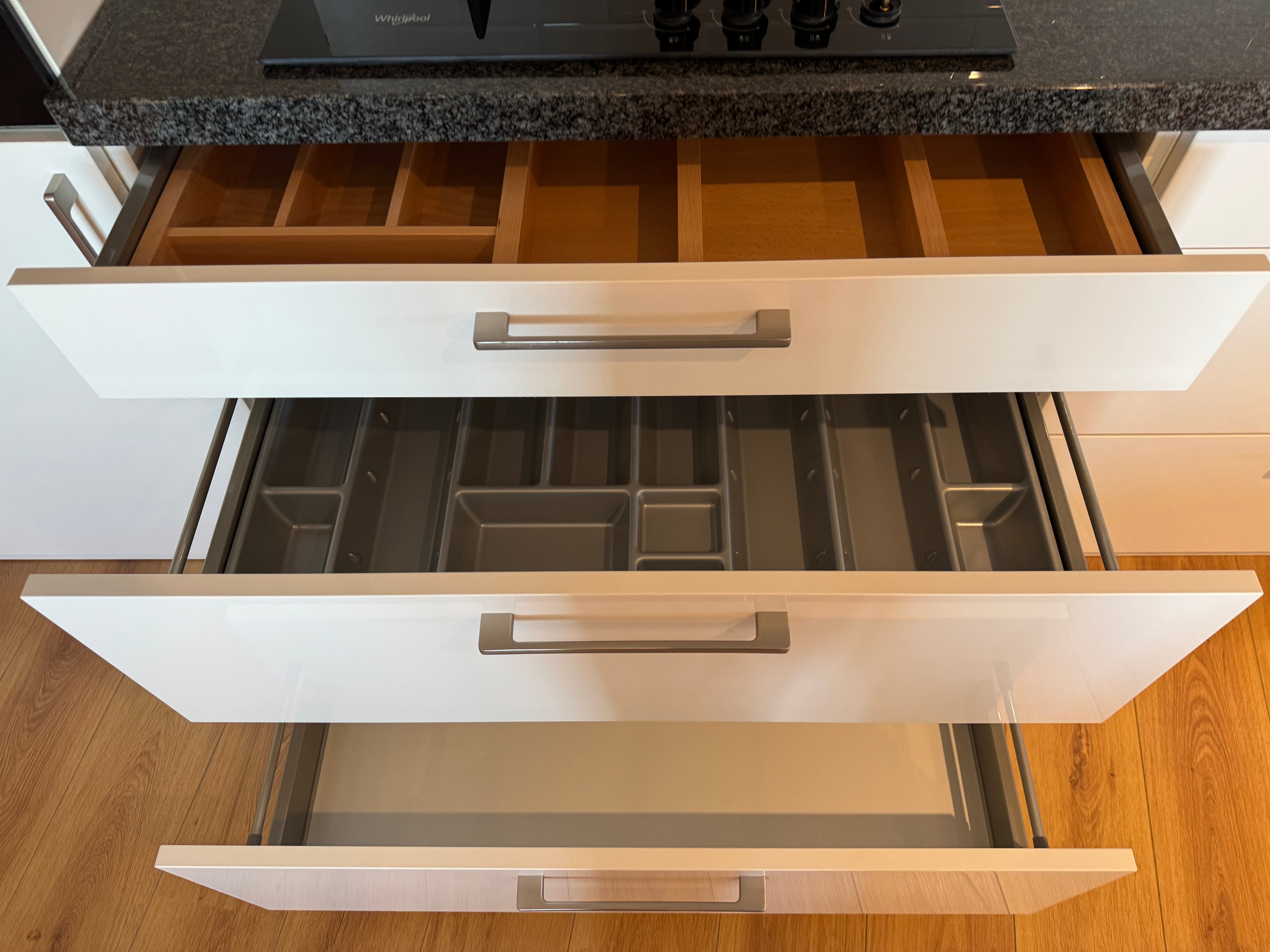 01091 - Hoogglans witte keuken