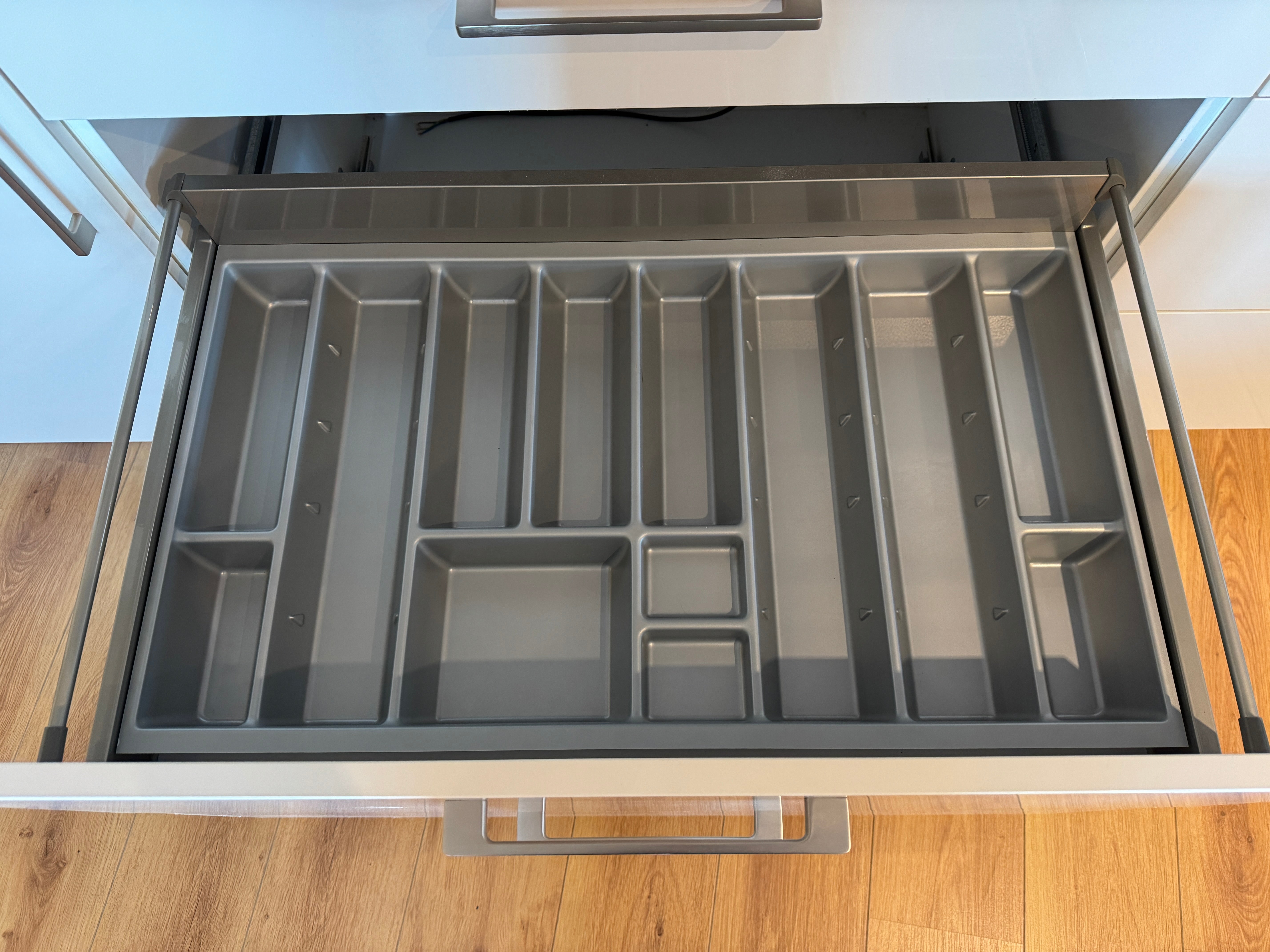 01091 - Hoogglans witte keuken