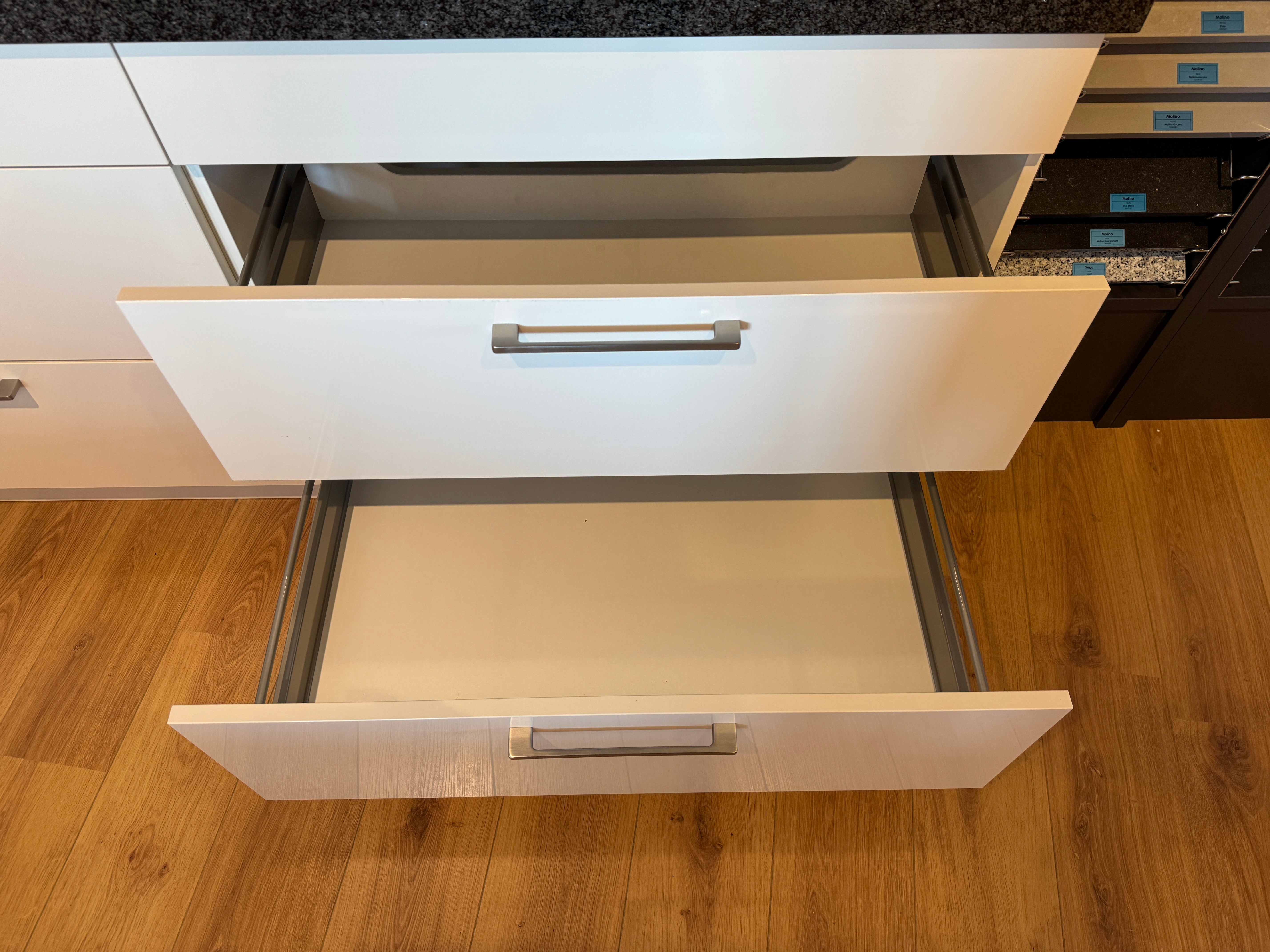 01091 - Hoogglans witte keuken