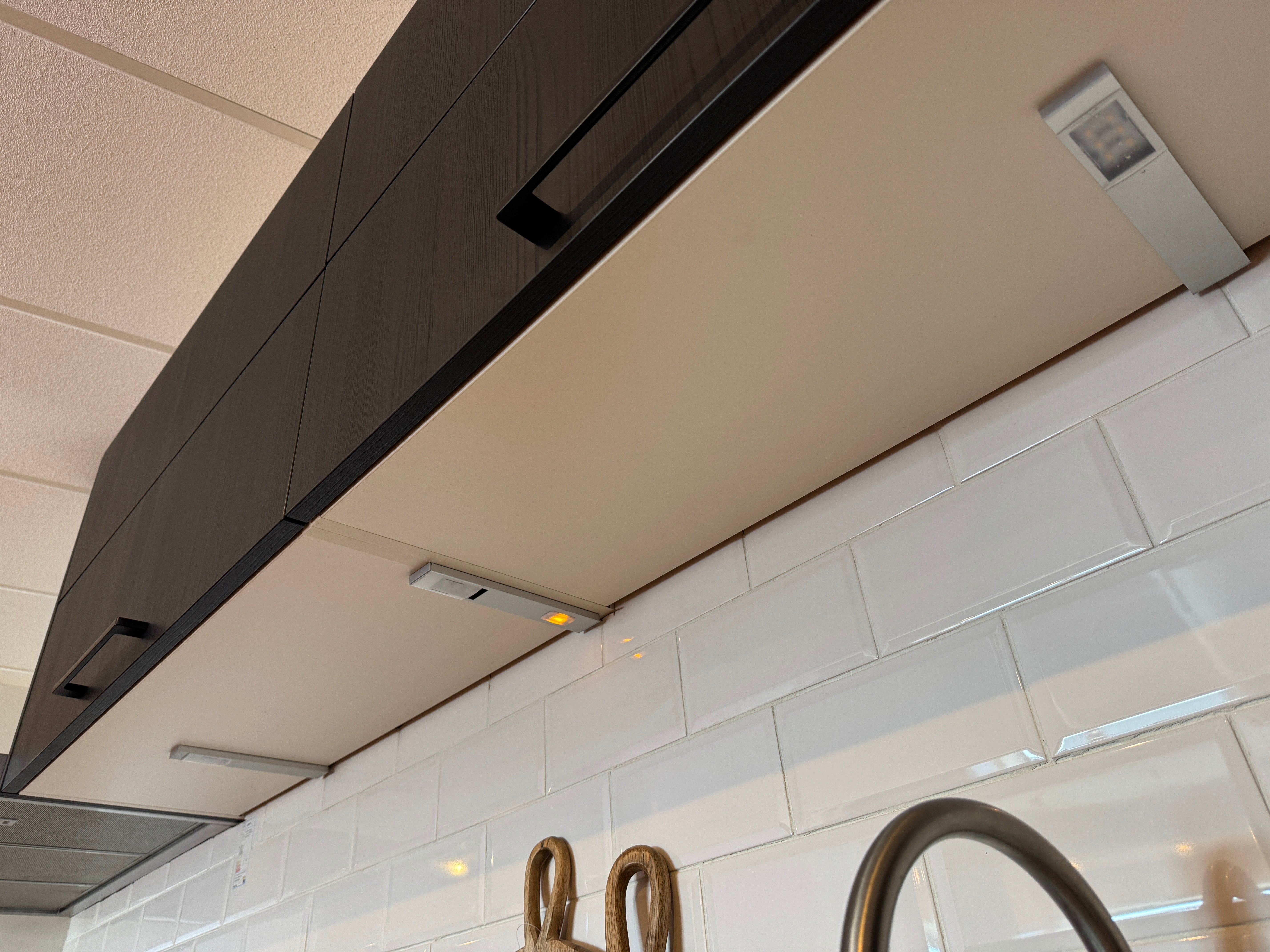 01091 - Hoogglans witte keuken