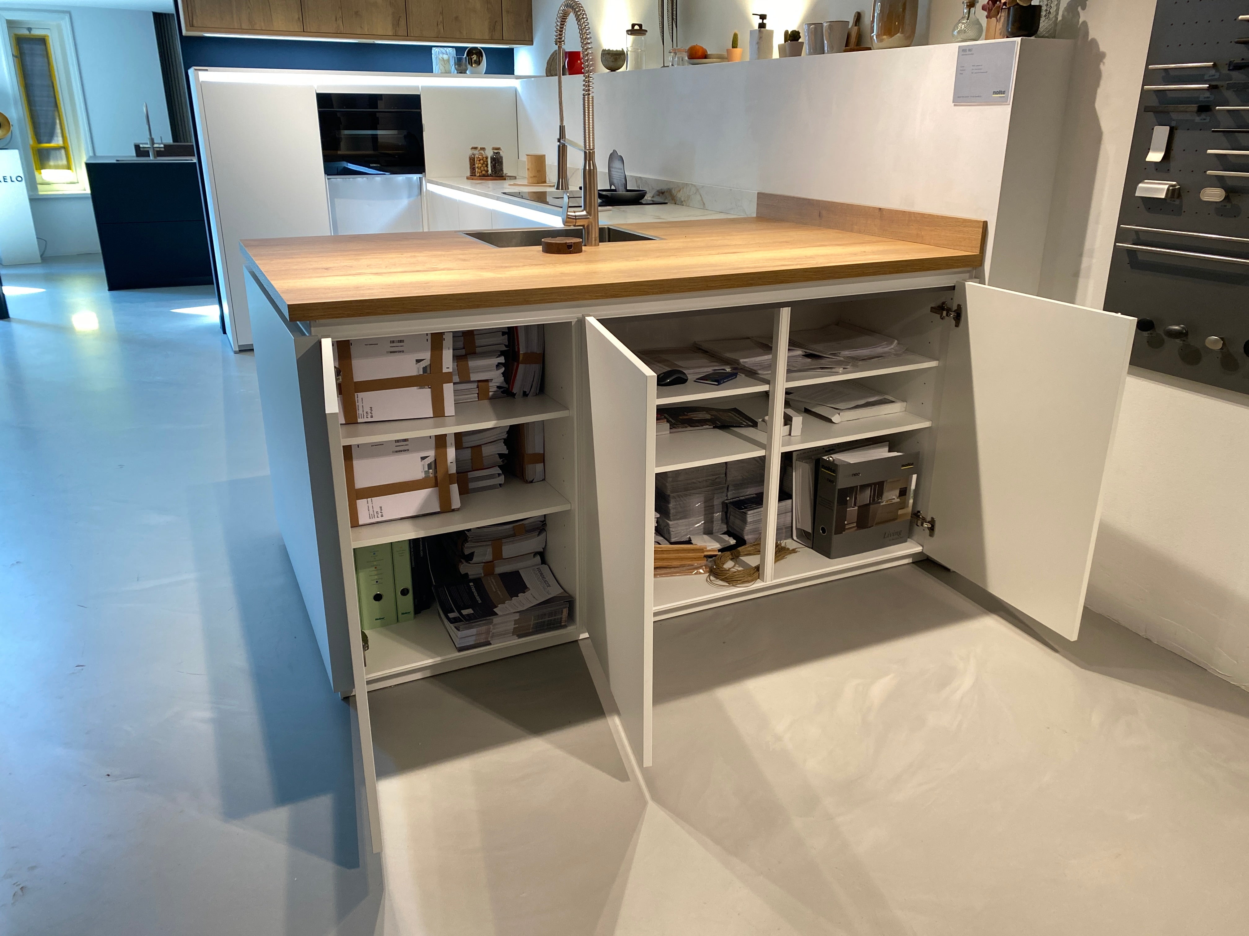 01492 - Witte schiereiland keuken